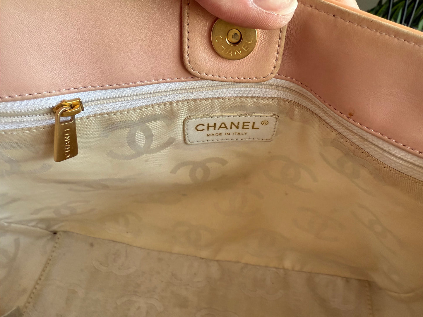 THE AFTERGLOW Authentic Preloved Chanel Patent Tote
