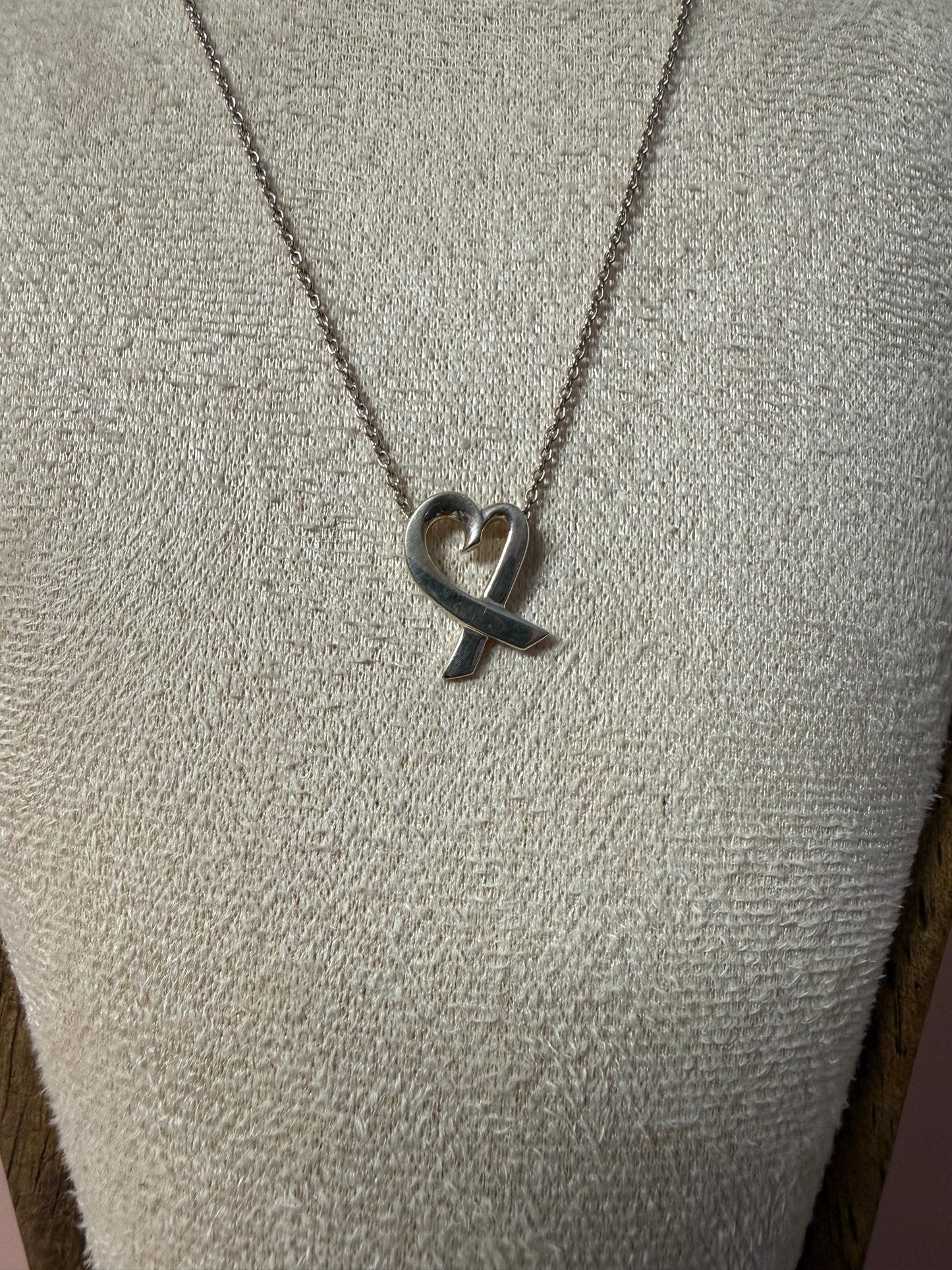 Authentic Preloved Vintage Tiffany ‘Loving Heart’ Necklace with pouch