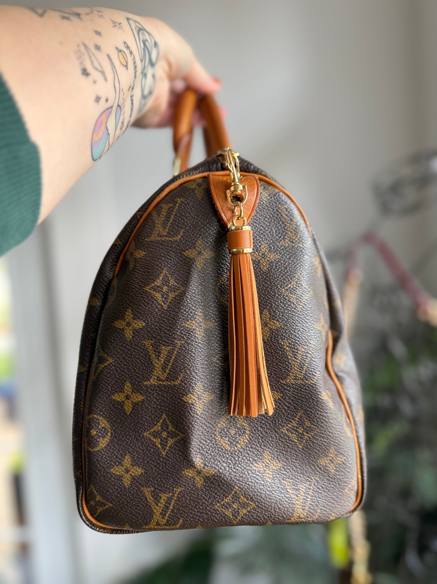 THE SHOWGIRL Authentic Preloved LV 2002 Speedy 30 monogram