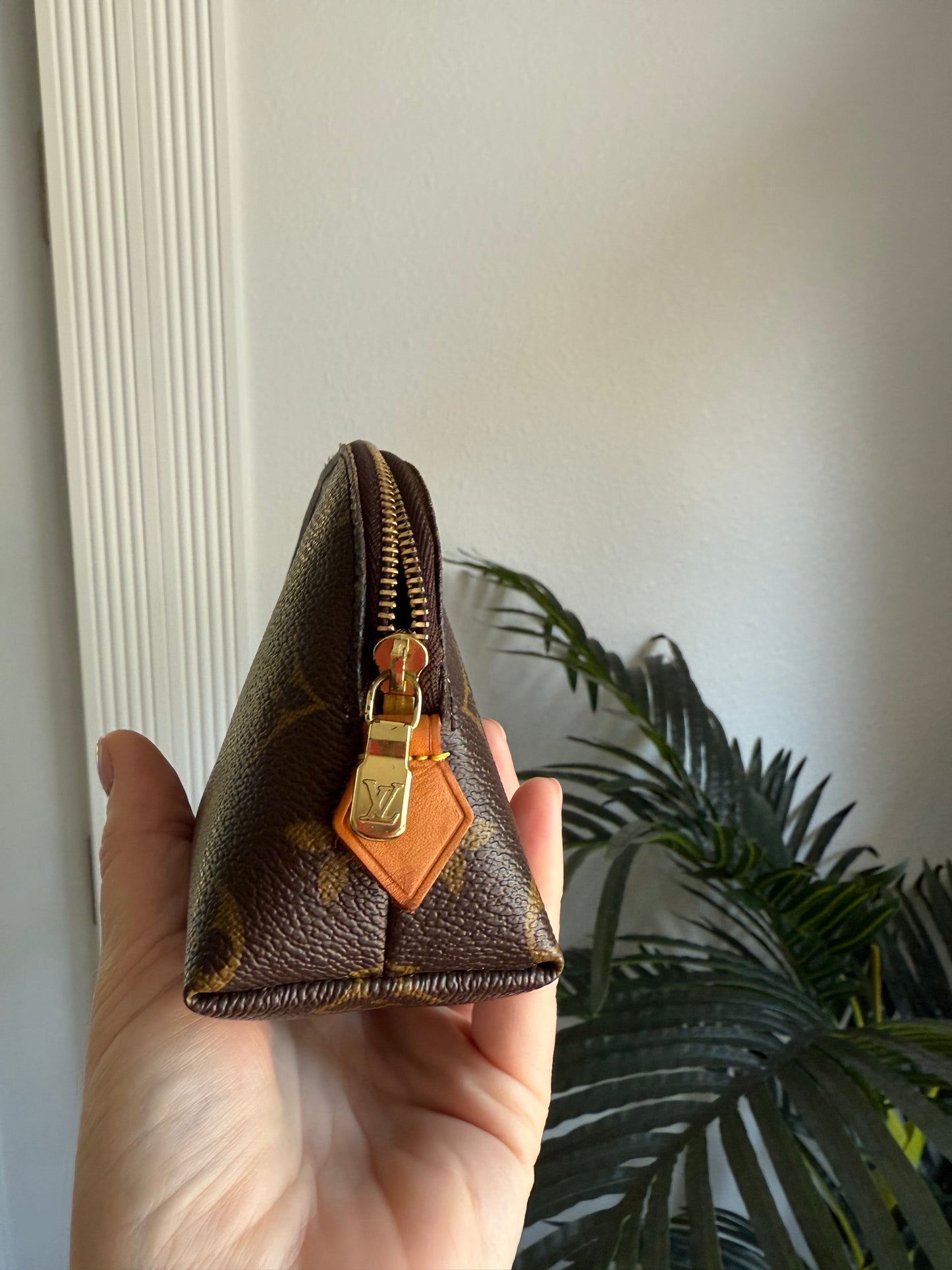 SHOWGIRL Authentic Preloved Vintage LV 2002 Cosmetic Bag