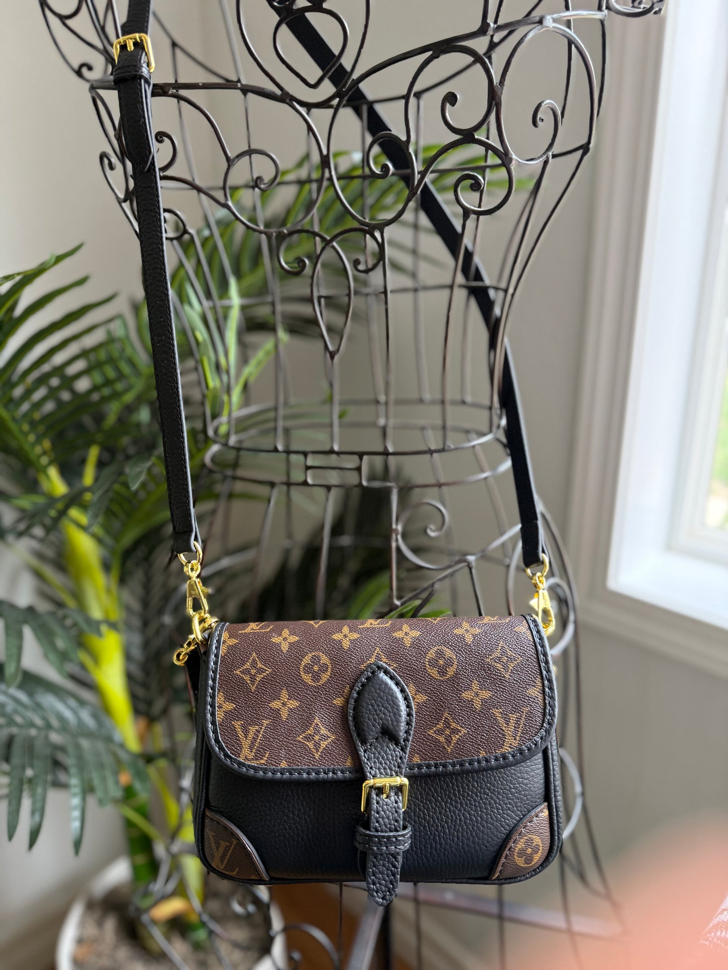 ANDREA Handmade Leather + Mono Bag