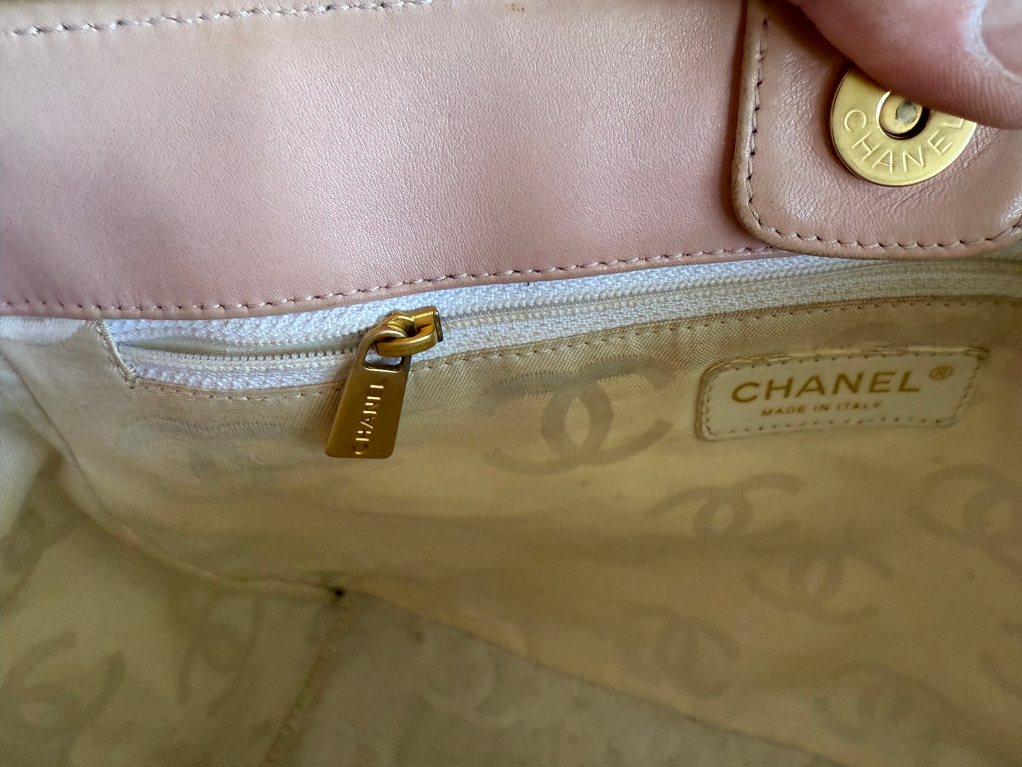 THE AFTERGLOW Authentic Preloved Chanel Patent Tote