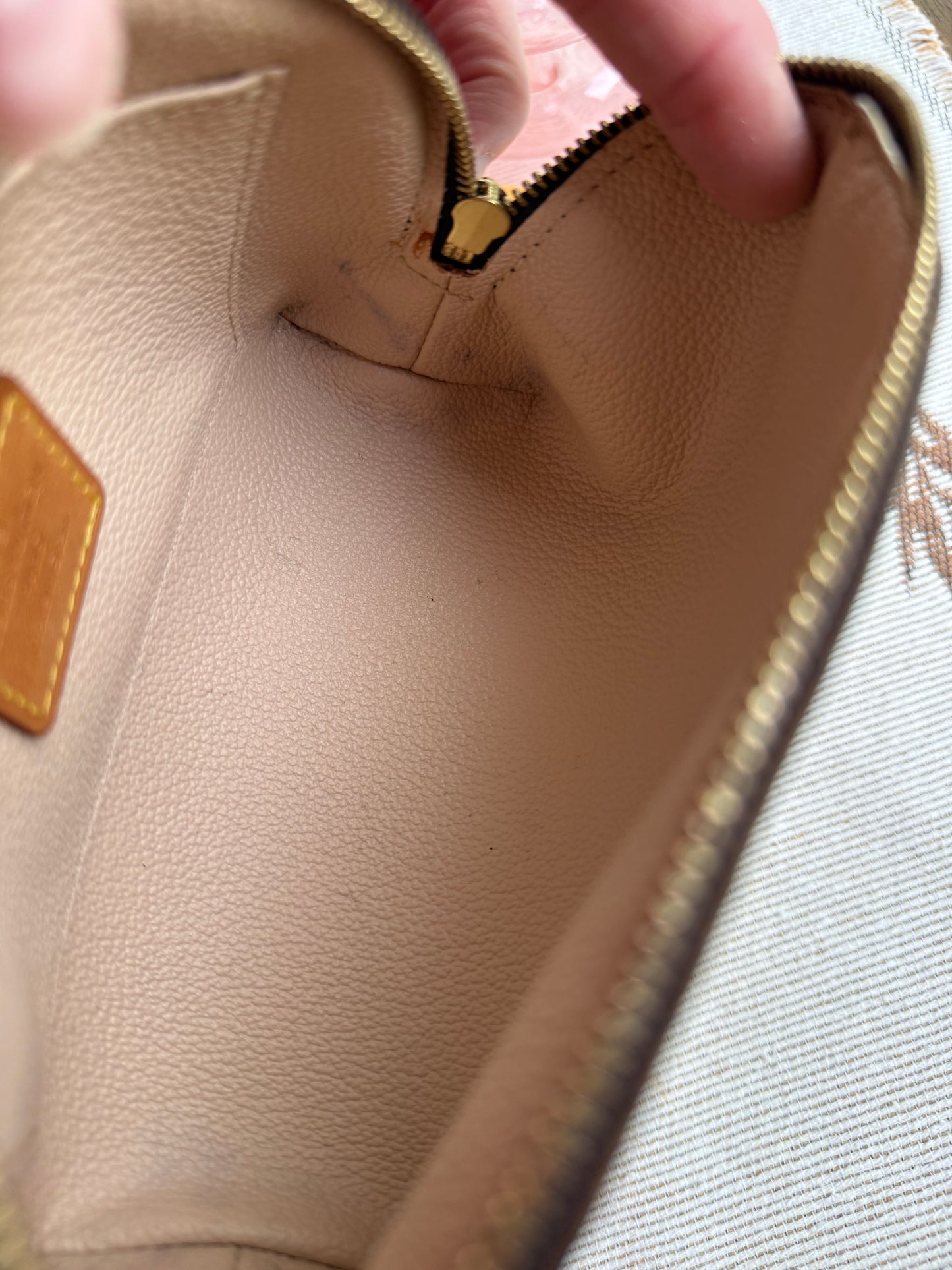 SHOWGIRL Authentic Preloved Vintage LV 2002 Cosmetic Bag