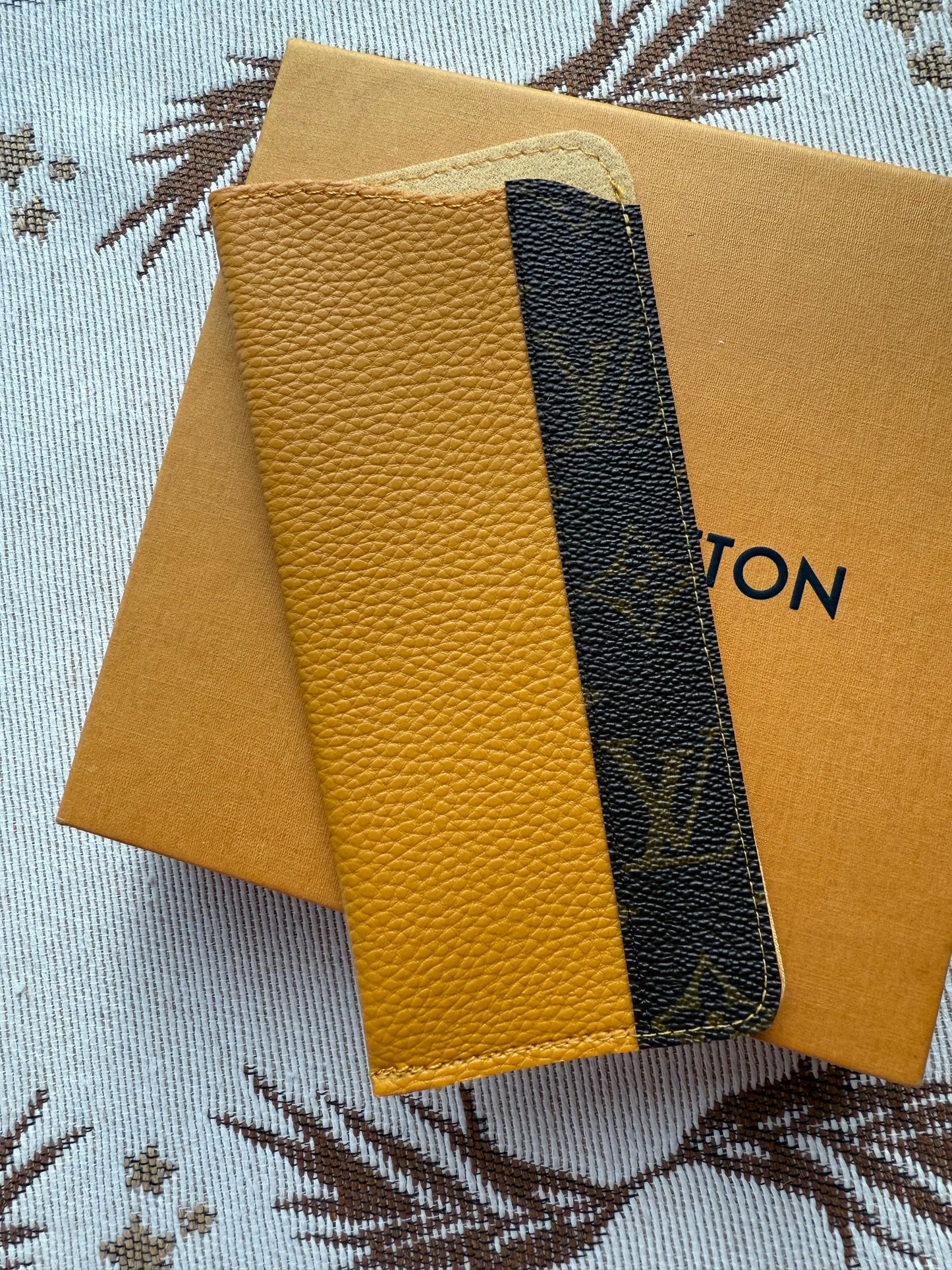 MANUSCRIPT Upcycled Mono Glasses Sleeve - Mustard