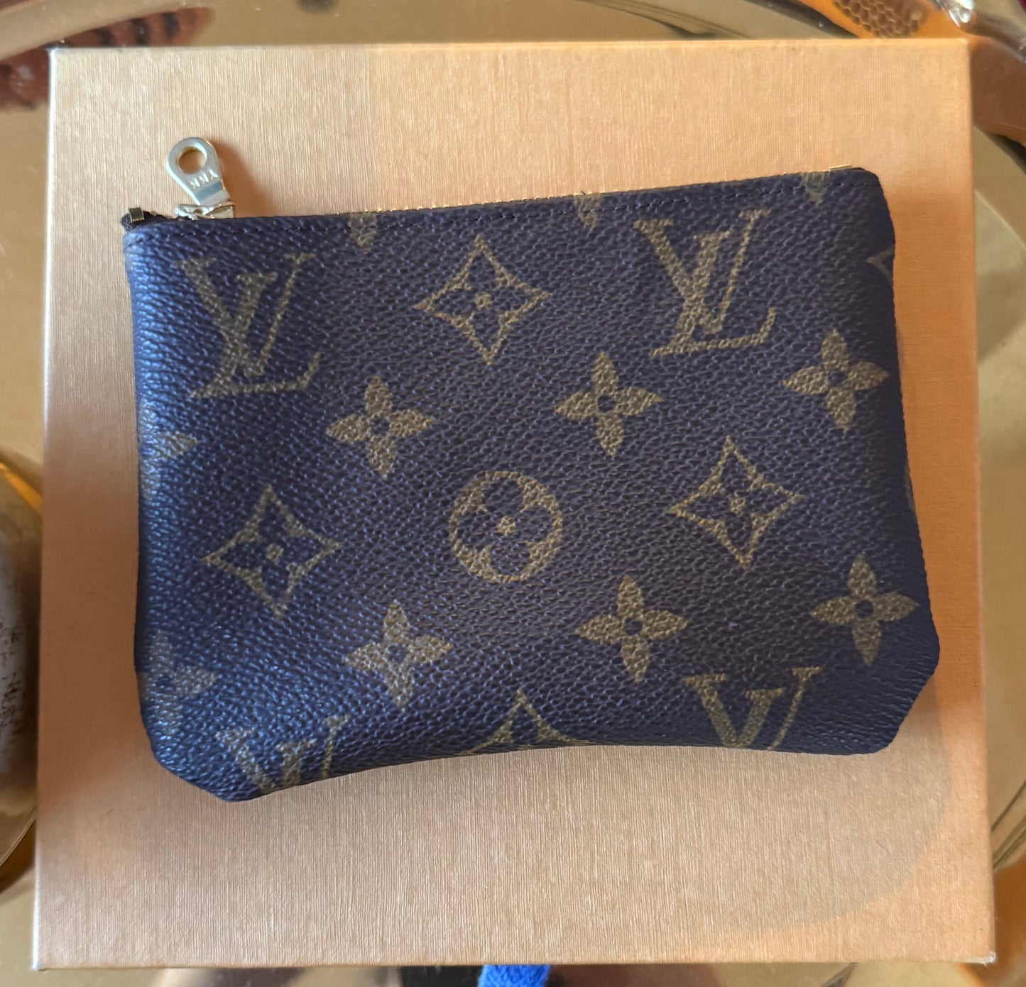 HUSTLE Handmade Upcycled XL Mono Zippy