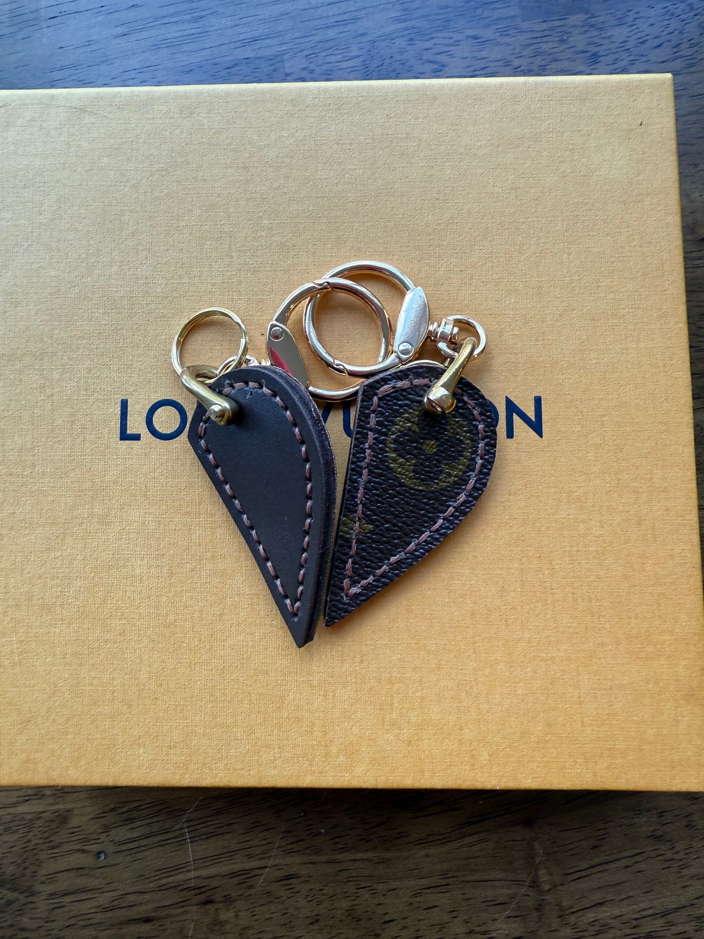 DORTHEA BFF Leather & Mono Heart Bag Charm set (Brown)