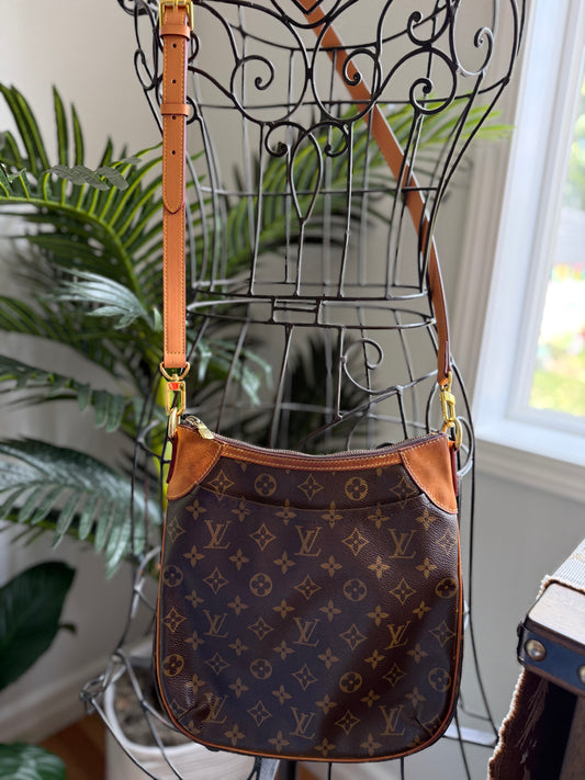 Authentic Preloved 2010 L V Odeon PM - Mono