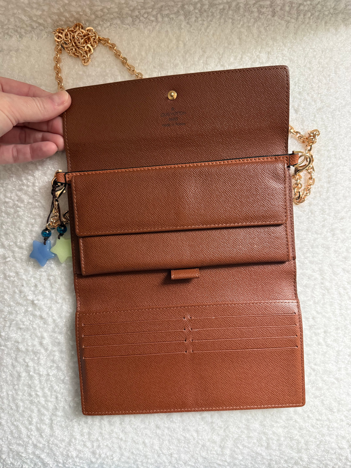 Authentic Preloved LV International Wallet on Chain Handpainted Glow