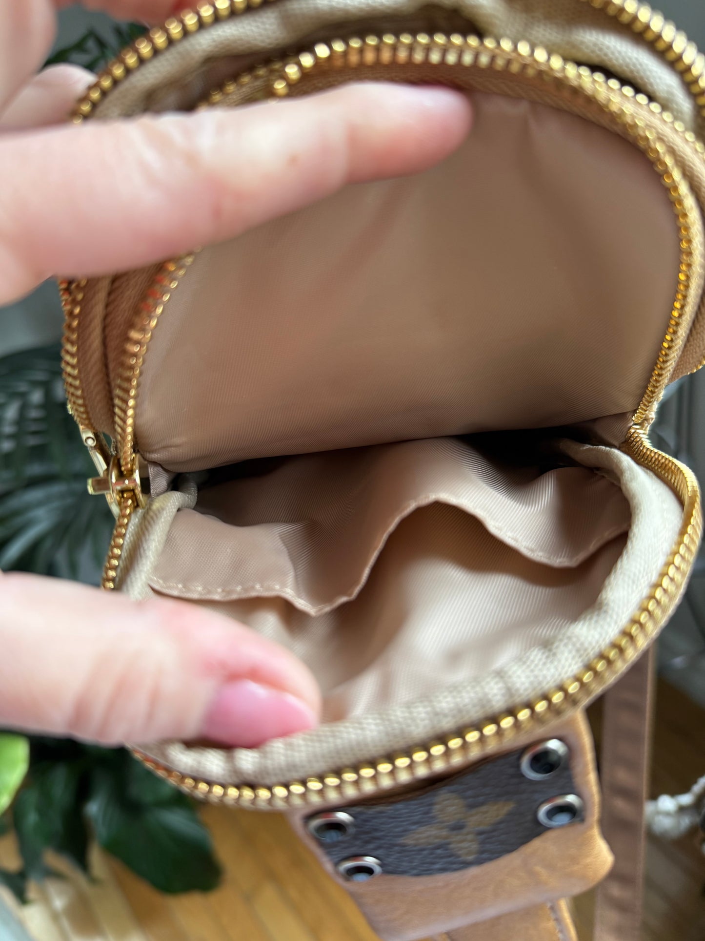 BALCONY IN SUMMER AIR Sling Bag with Mono Patch