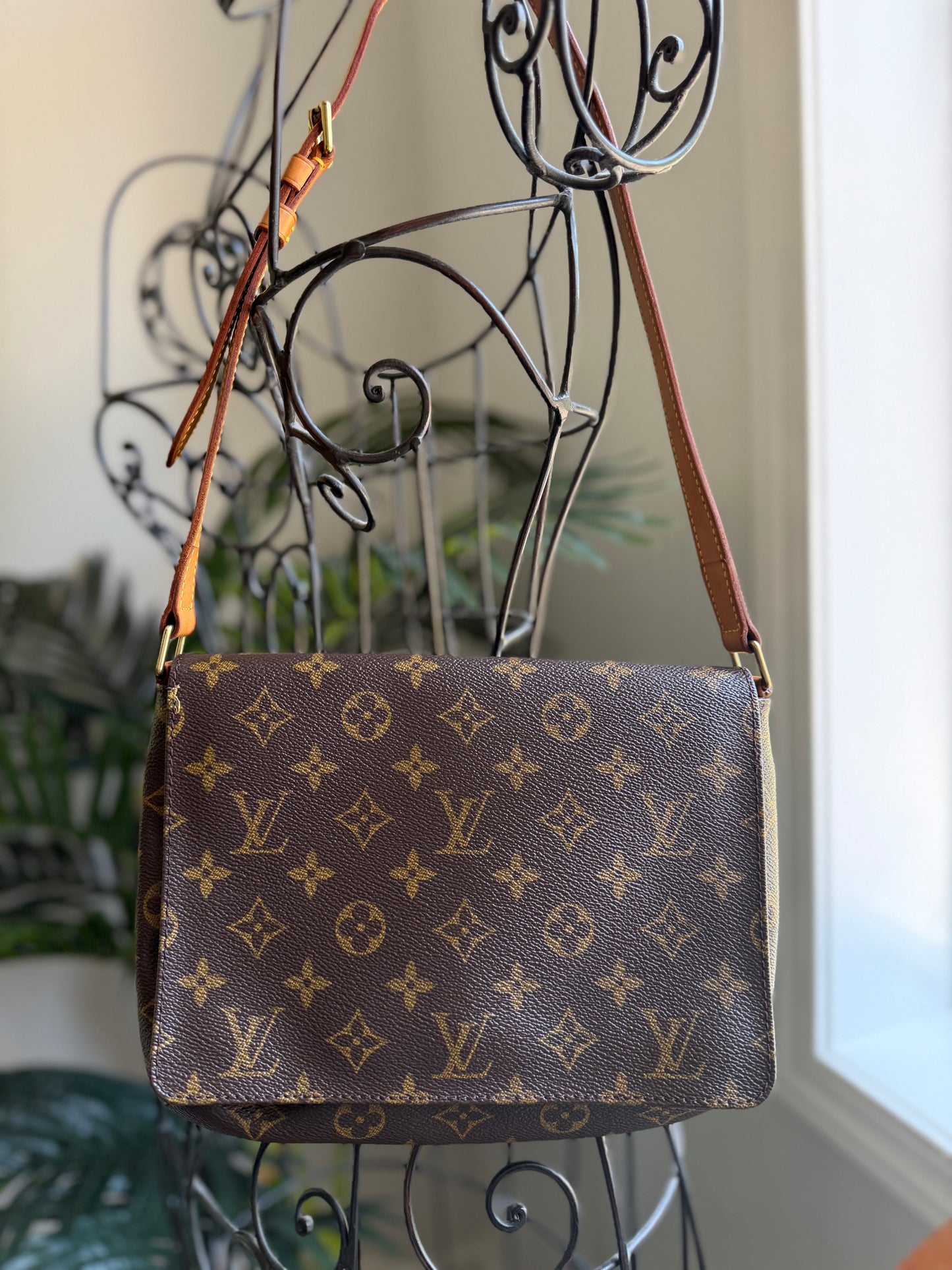 Preloved Authentic Vintage LV Musette Tango