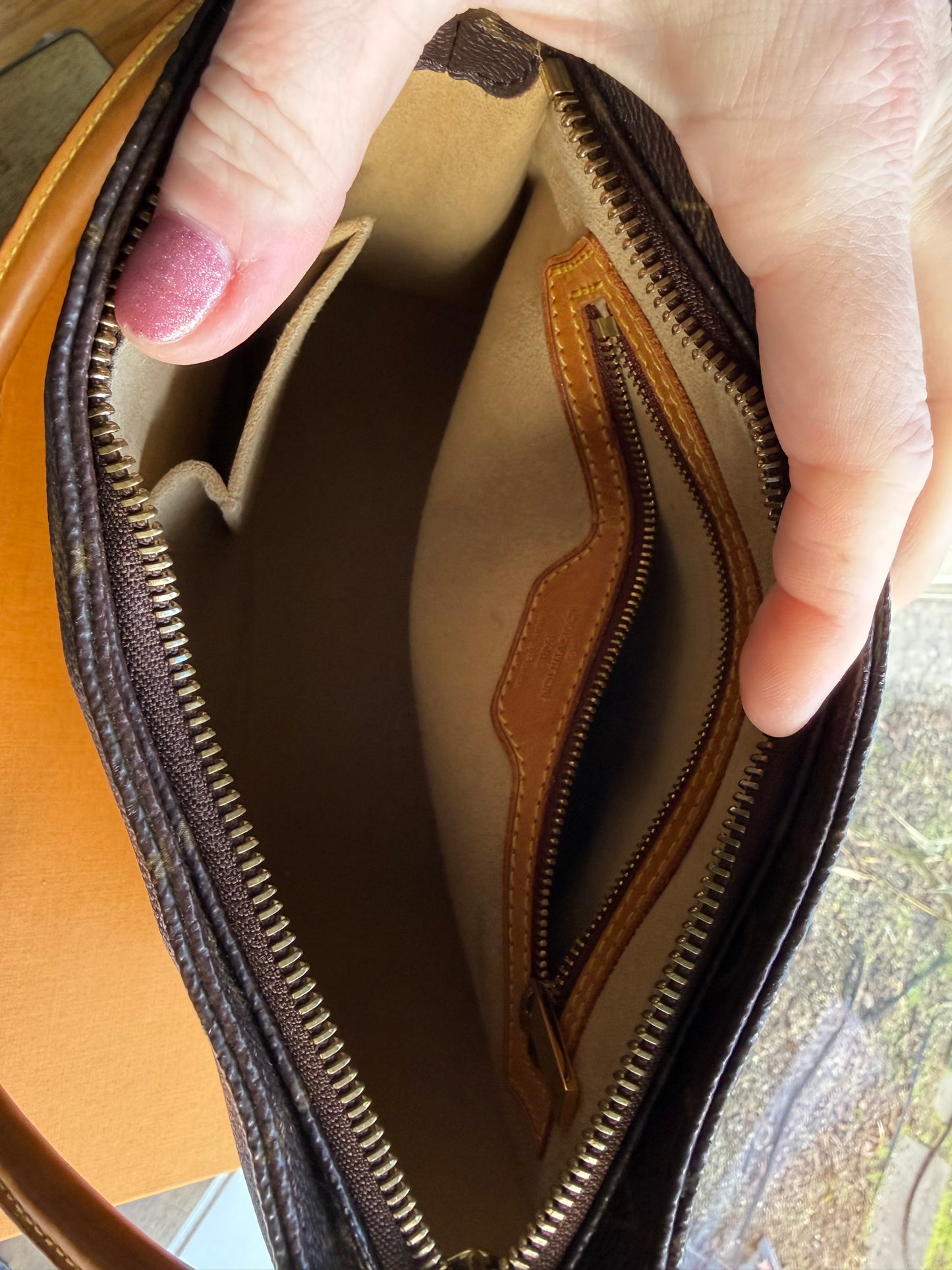 Vintage Preloved Authentic LV Looping MM with box