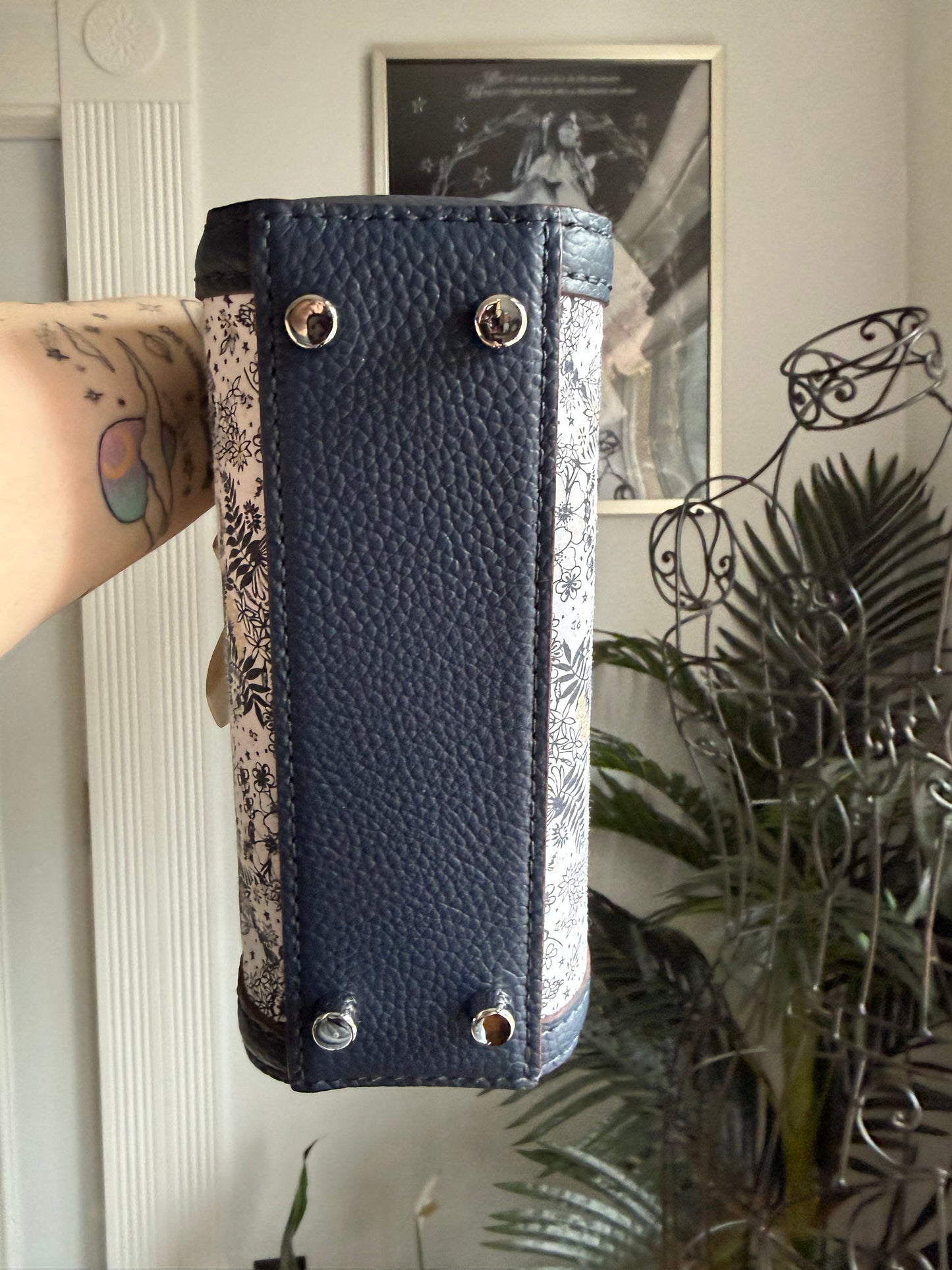 The SECRET GARDEN Bag - Navy Floral