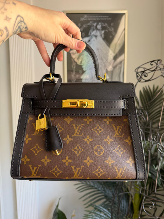 SWELLY 25 Black Handbag (Ready to Ship)