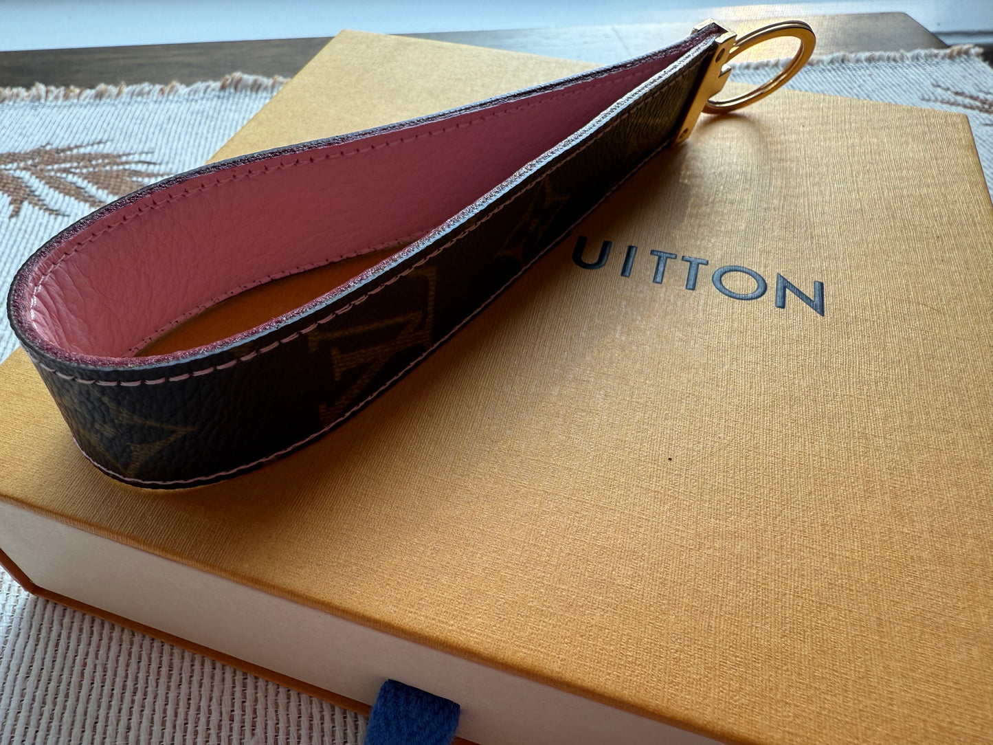 DELICATE Mono + Pink Wristlet Keyfob