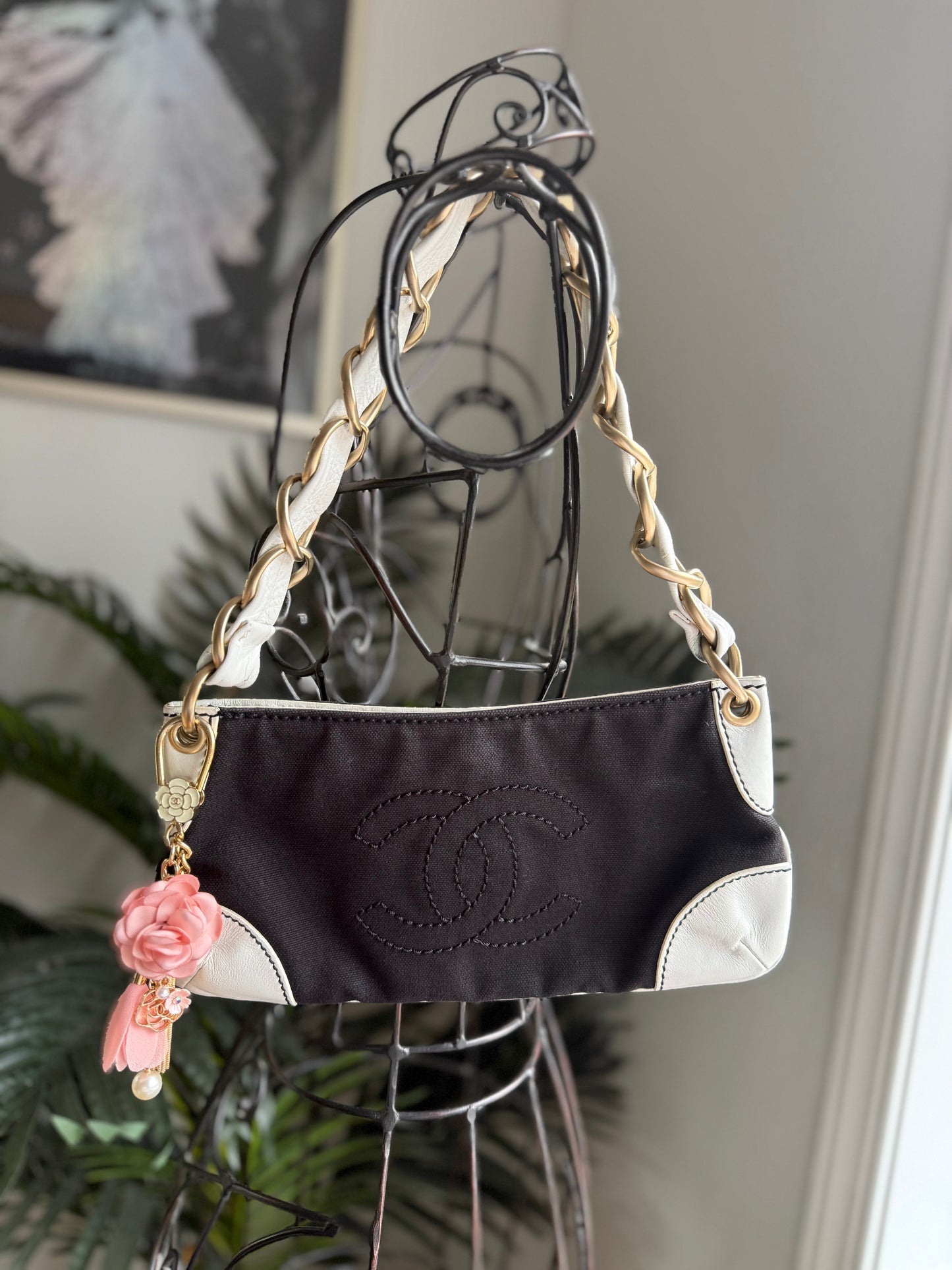 Preloved Authentic Vintage Luxury Chanel Olsen Handbag Black Canvas Classic Handbag