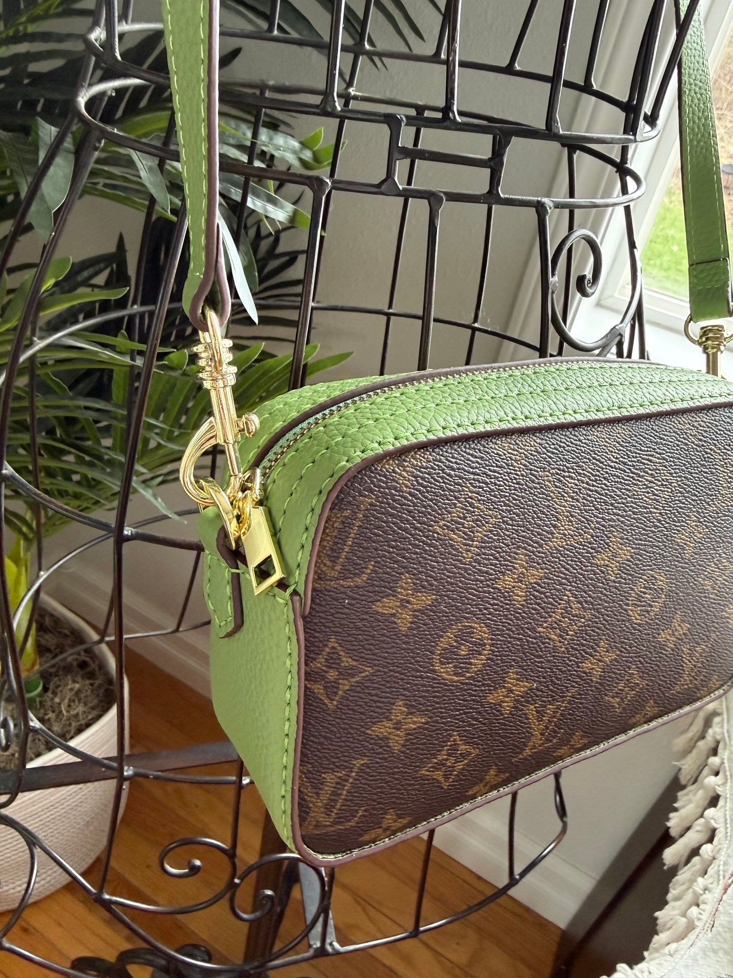 { AMERICANA } Handmade Camera Crossbody Bag in Vibrant Green + Mono