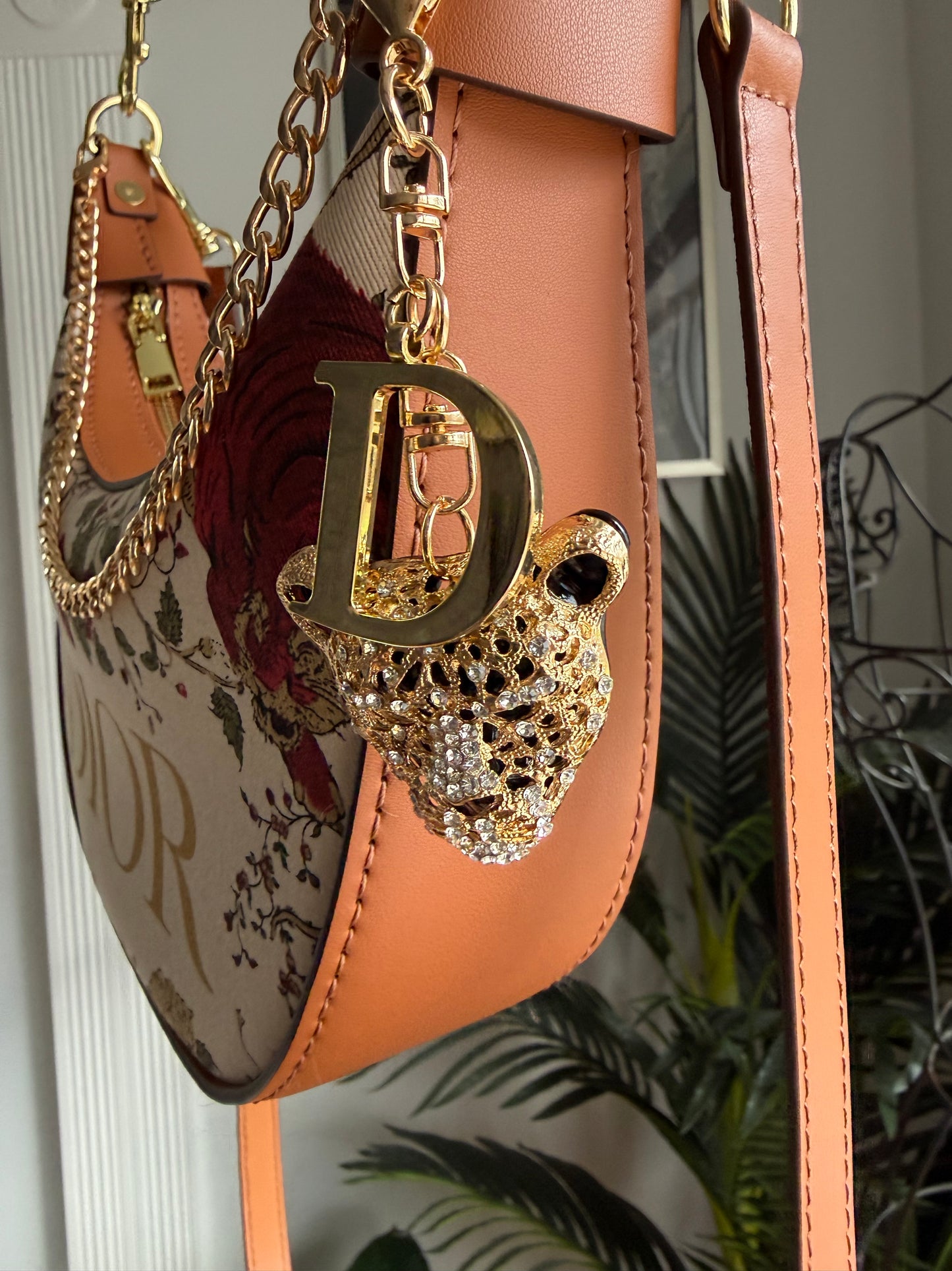 { LONDON } Handmade leather + DI OR vip tote Crescent Shoulder Bag