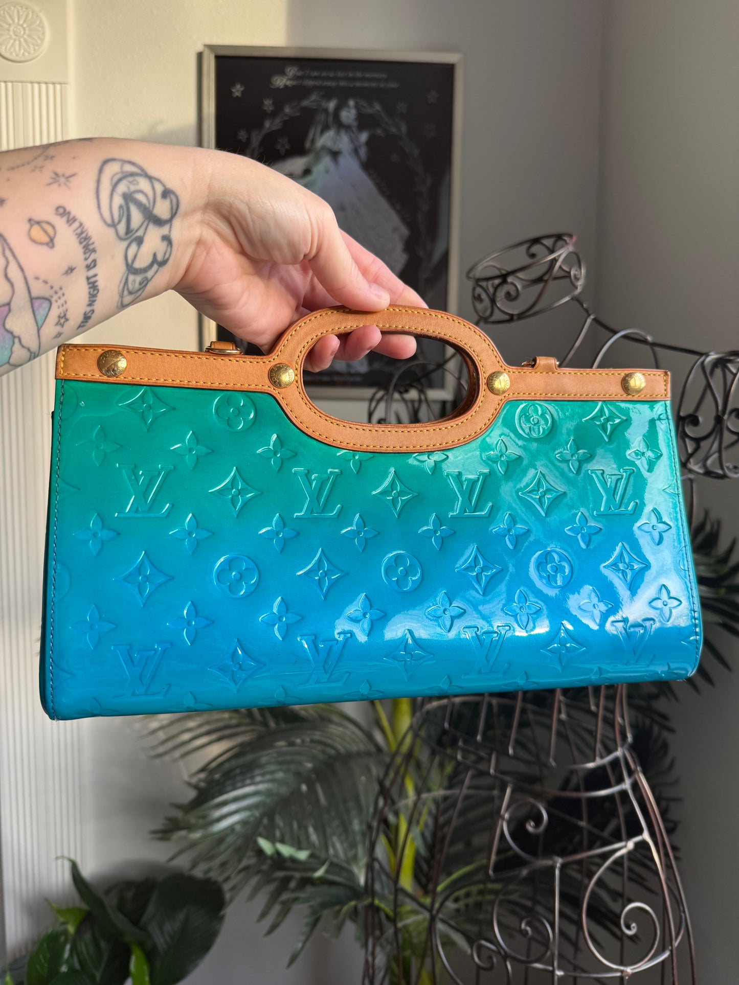 Preloved Authentic Hand-Dyed Vernis LV Roxbury Handbag