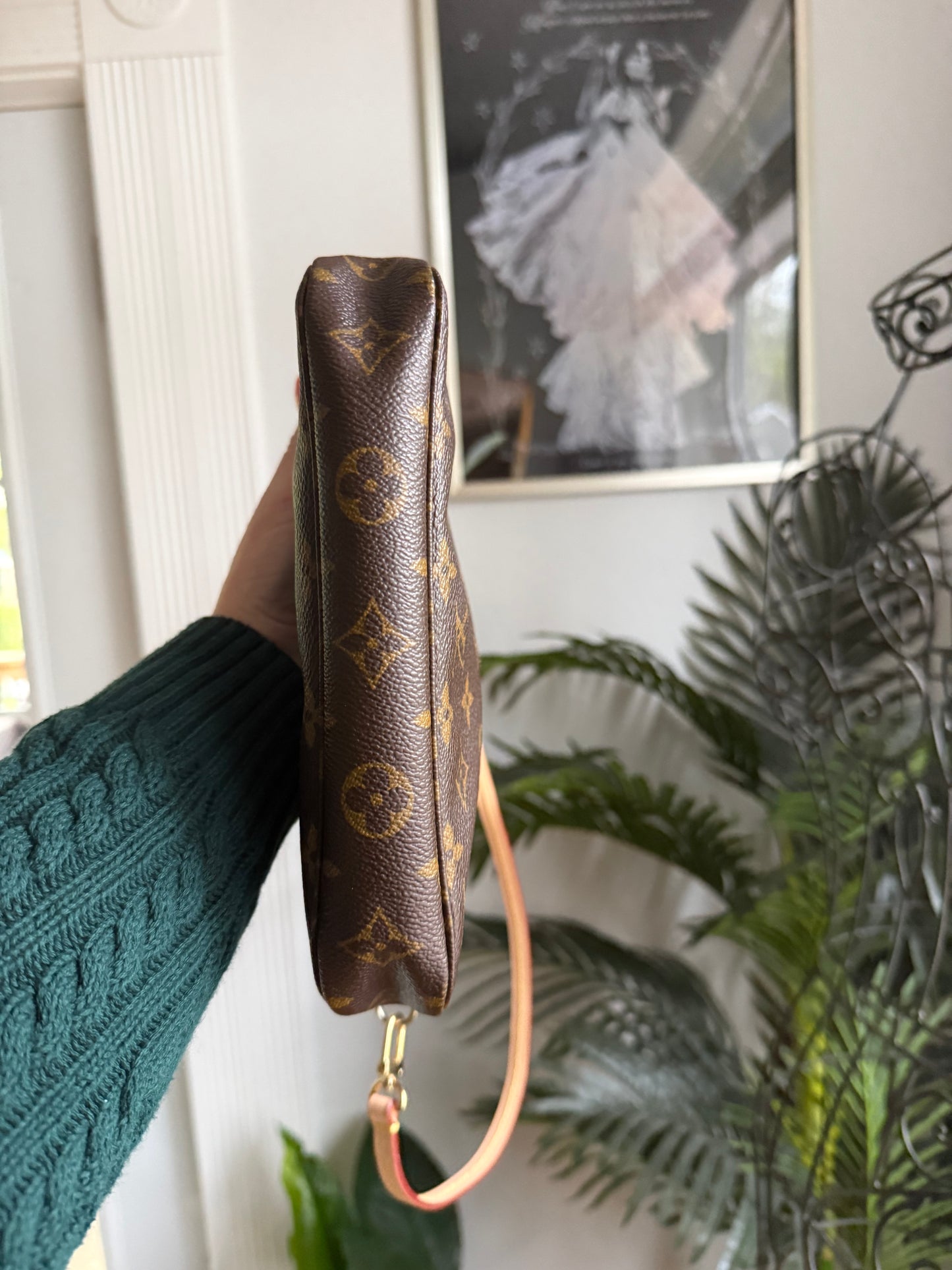 Authentic Preloved Vintage 1999 LV Pochette Accessoires