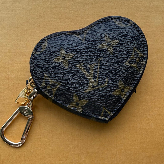 { LOVER } Handmade Mono Heart Zippy