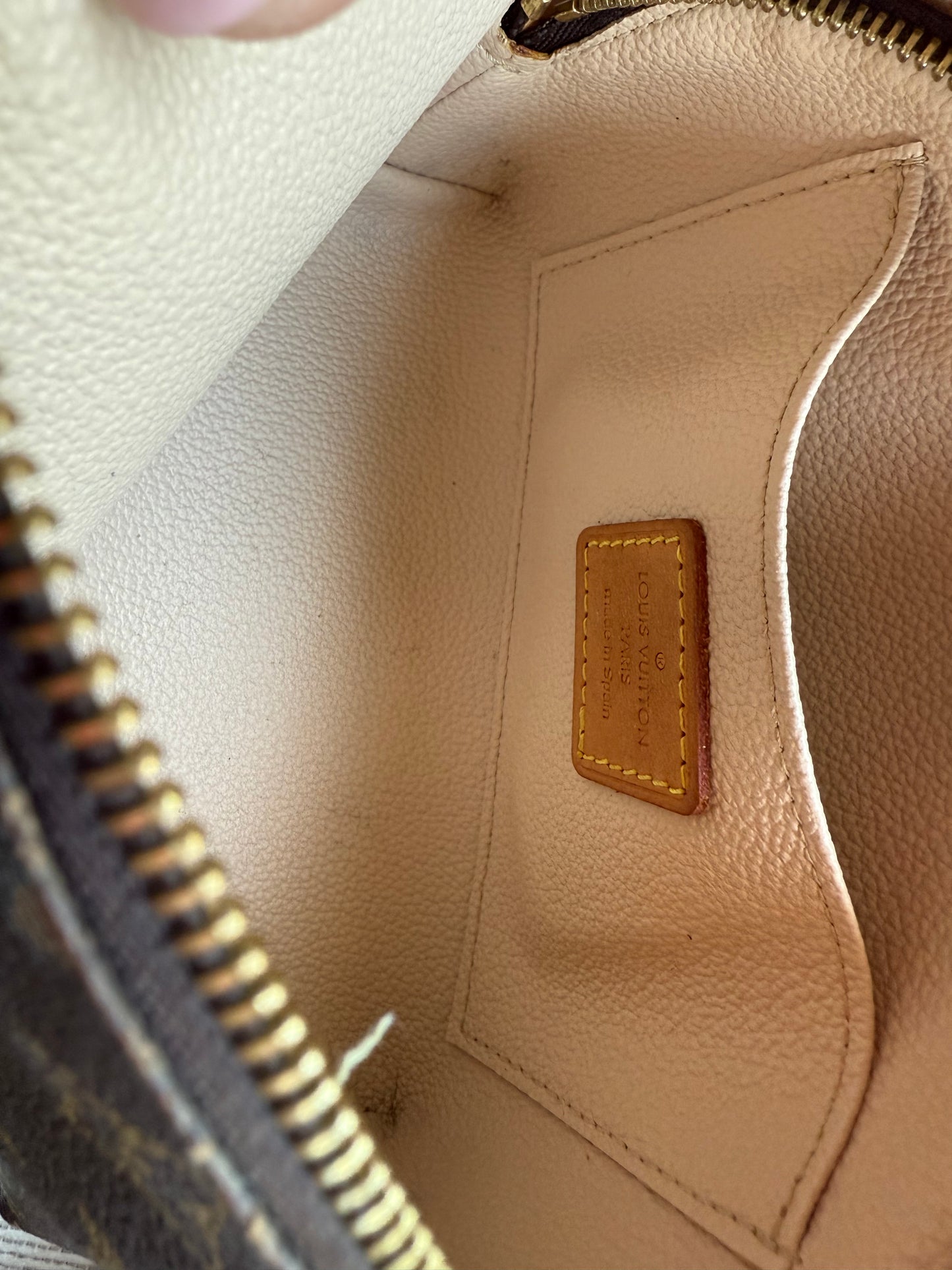 SHOWGIRL Authentic Preloved Vintage LV 2002 Cosmetic Bag