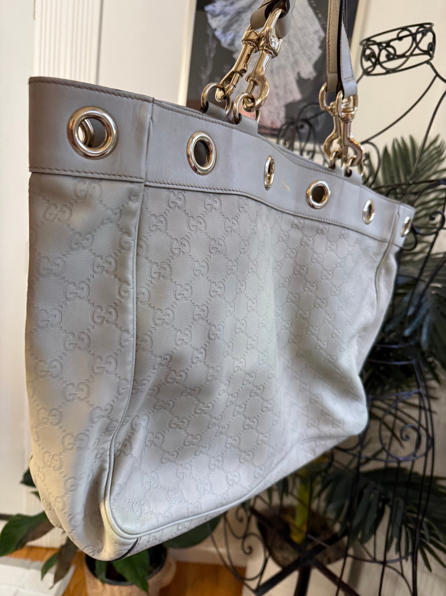 Authentic Preloved Gucci Postiano Tote in Ivory Leather