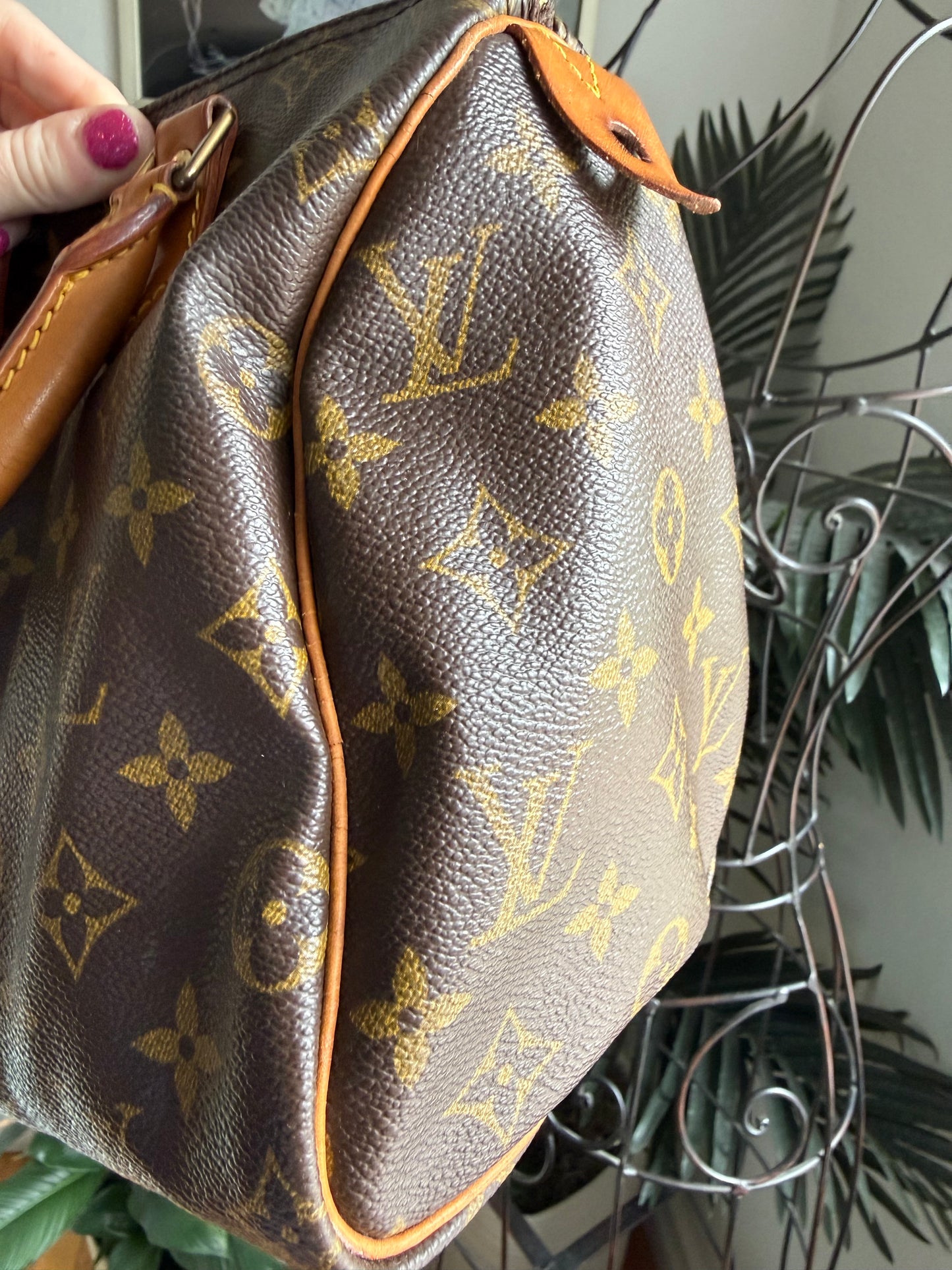 Authentic Preloved Vintage 1993 LV Speedy 25