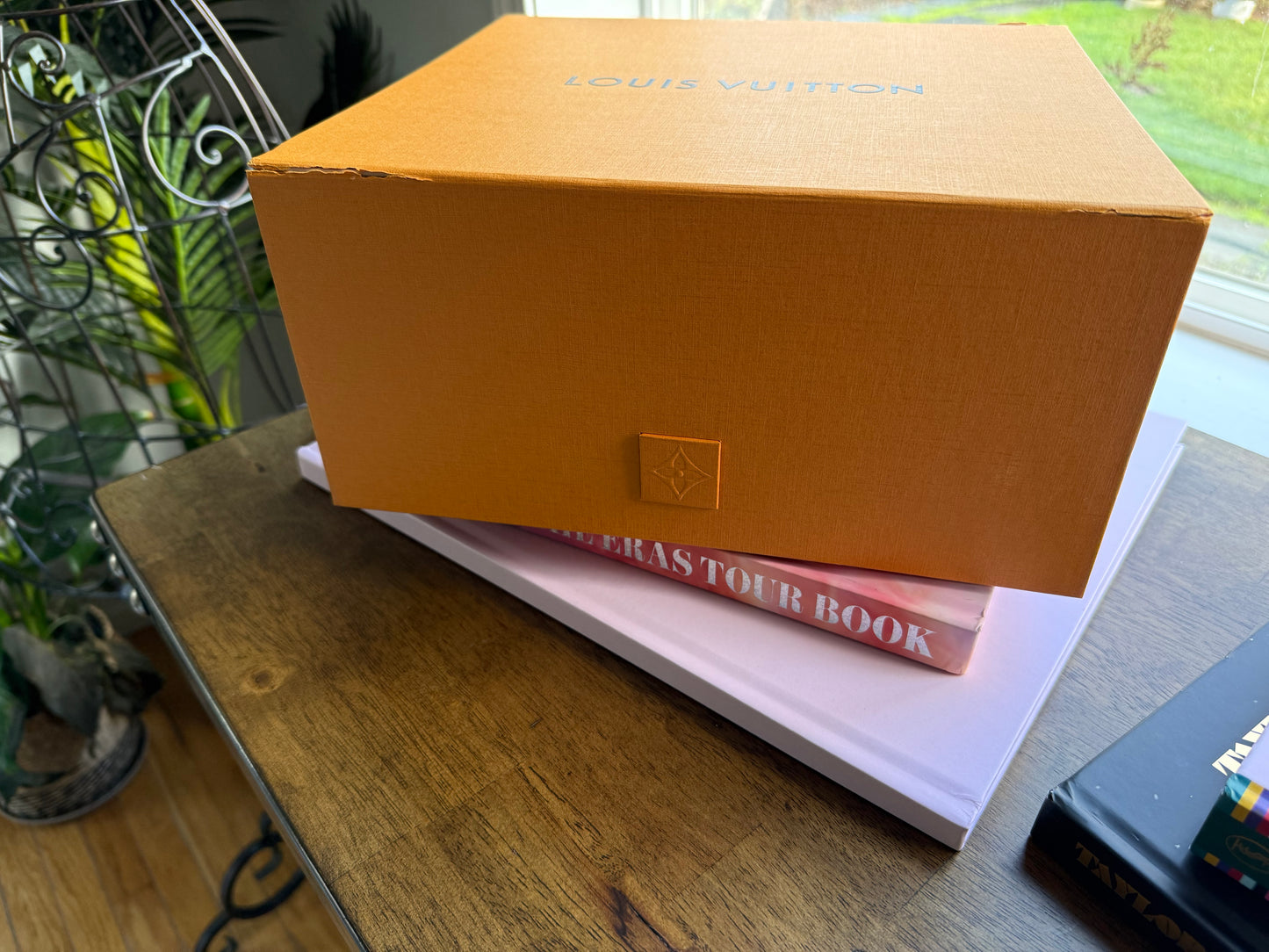 Vintage Preloved Authentic LV Looping MM with box