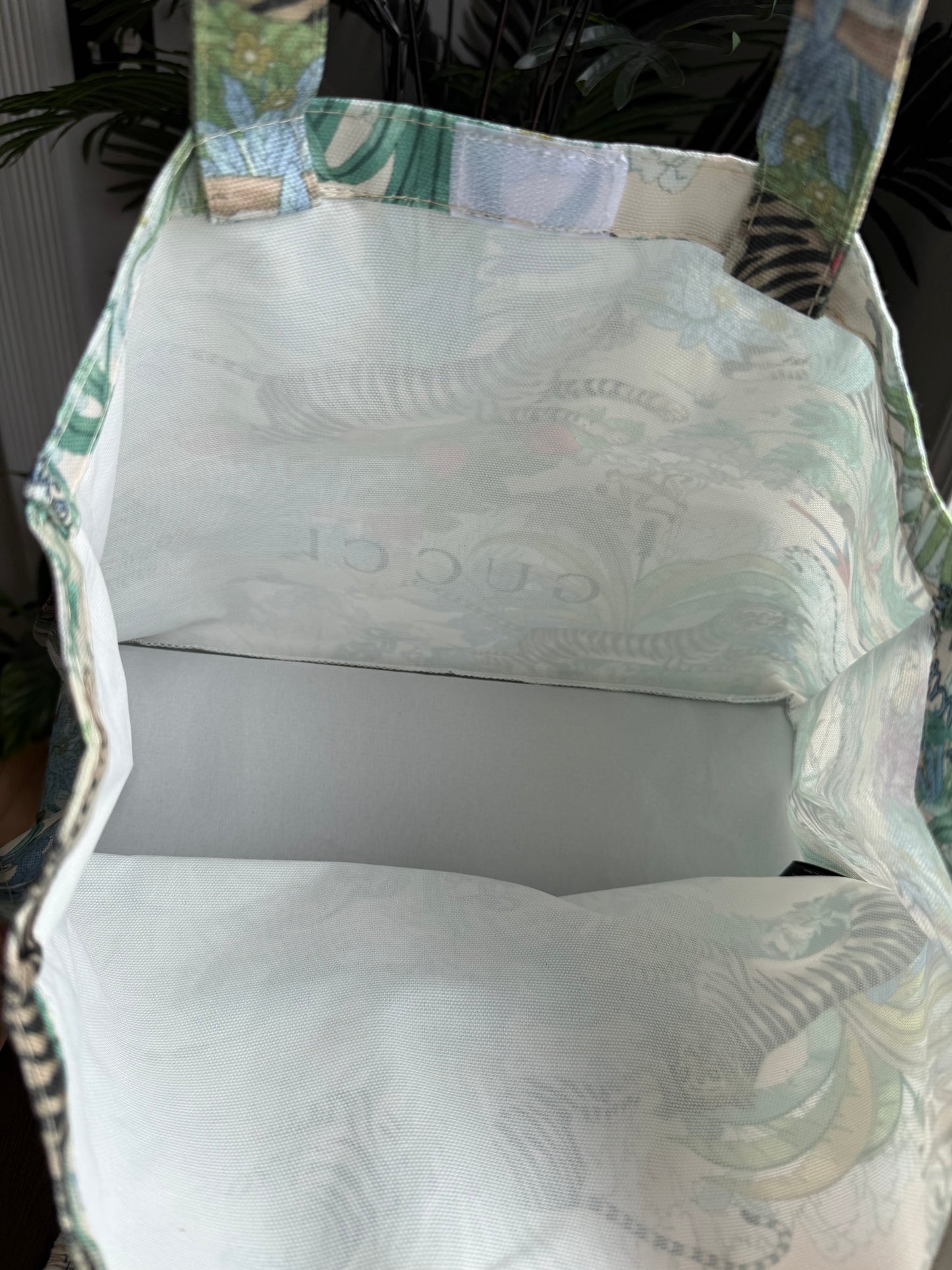 Authentic Preloved GG Beauty Tiger Tote