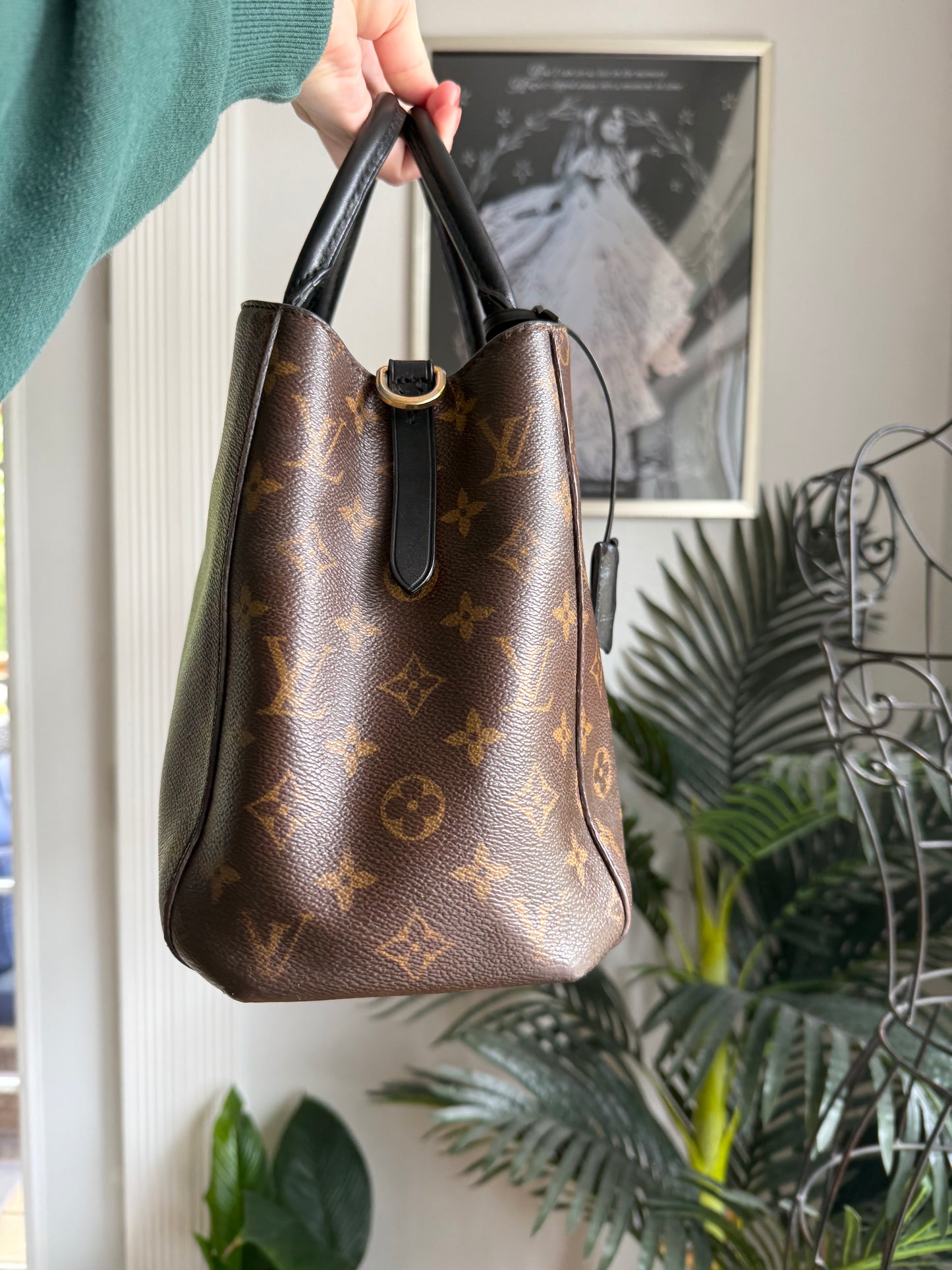Preloved Restored Authentic LV Montaigne MM Two Way Bag