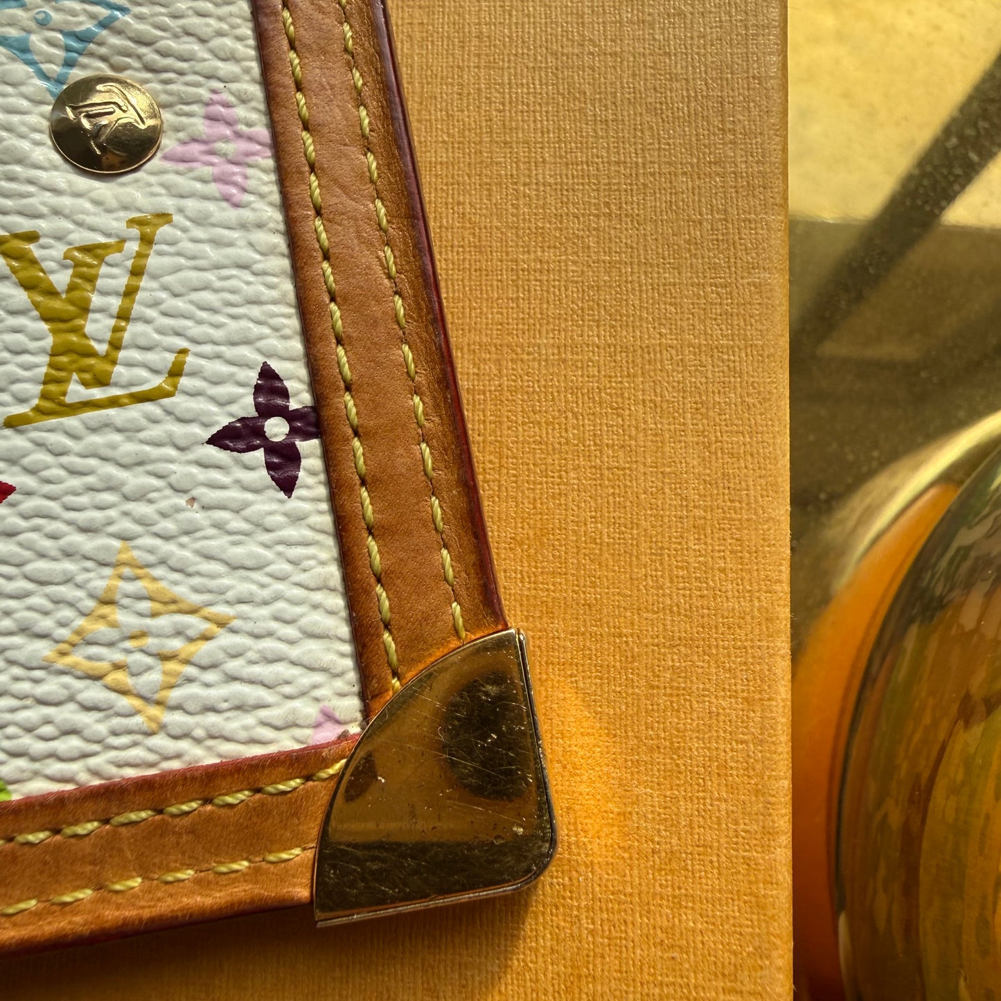 Authentic Preloved Vintage LV x Murakami White Multicolore Key Cles