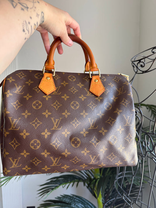 Preloved Authentic Vintage 2002 LV Speedy 30