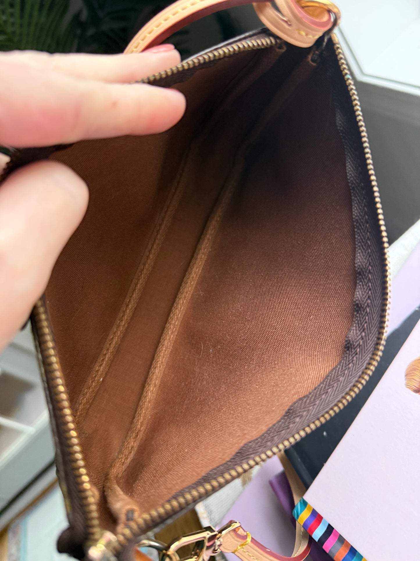 Authentic Preloved Vintage 1999 LV Pochette Accessoires