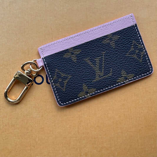 HOLIDAY Light Pink Clip-On Card Wallet