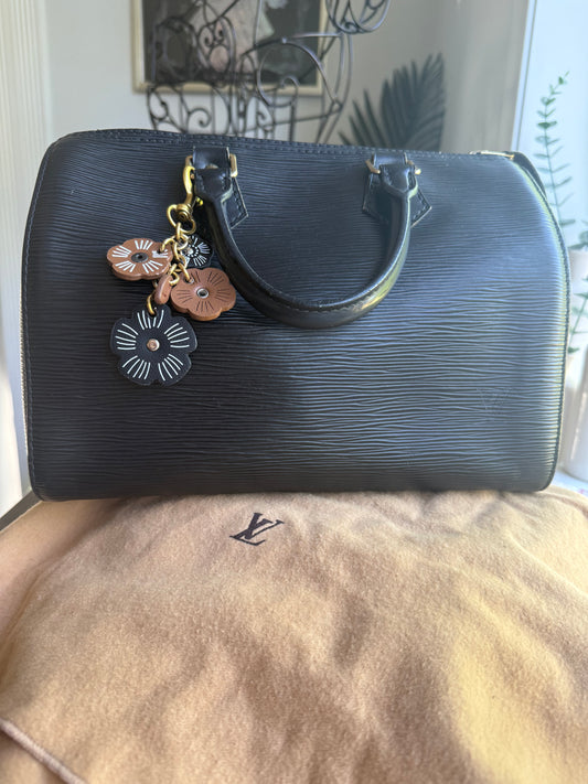 Preloved Authentic Vintage Black Epi  LV Speedy 25