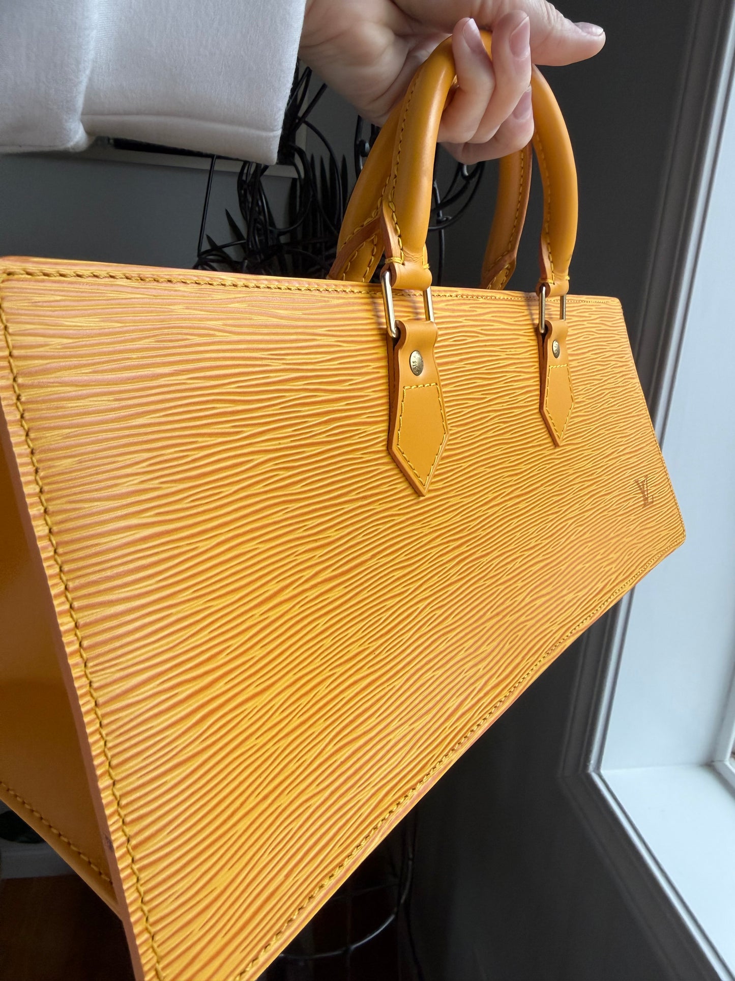 Preloved Authentic Vintage Luxury Statement Piece Iconic 1995 Louis Vuitton Sac Triangle bag in yellow epi leather