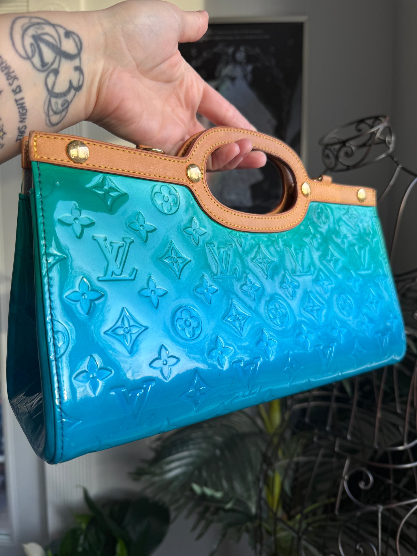 Preloved Authentic Hand-Dyed Vernis LV Roxbury Handbag