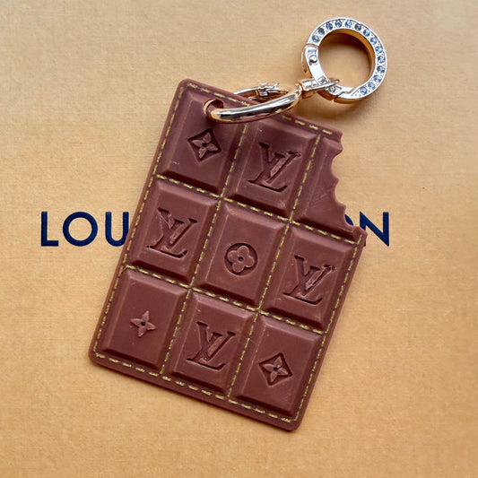 Mr Seattle Swiftie Lux Snack Bar Charm