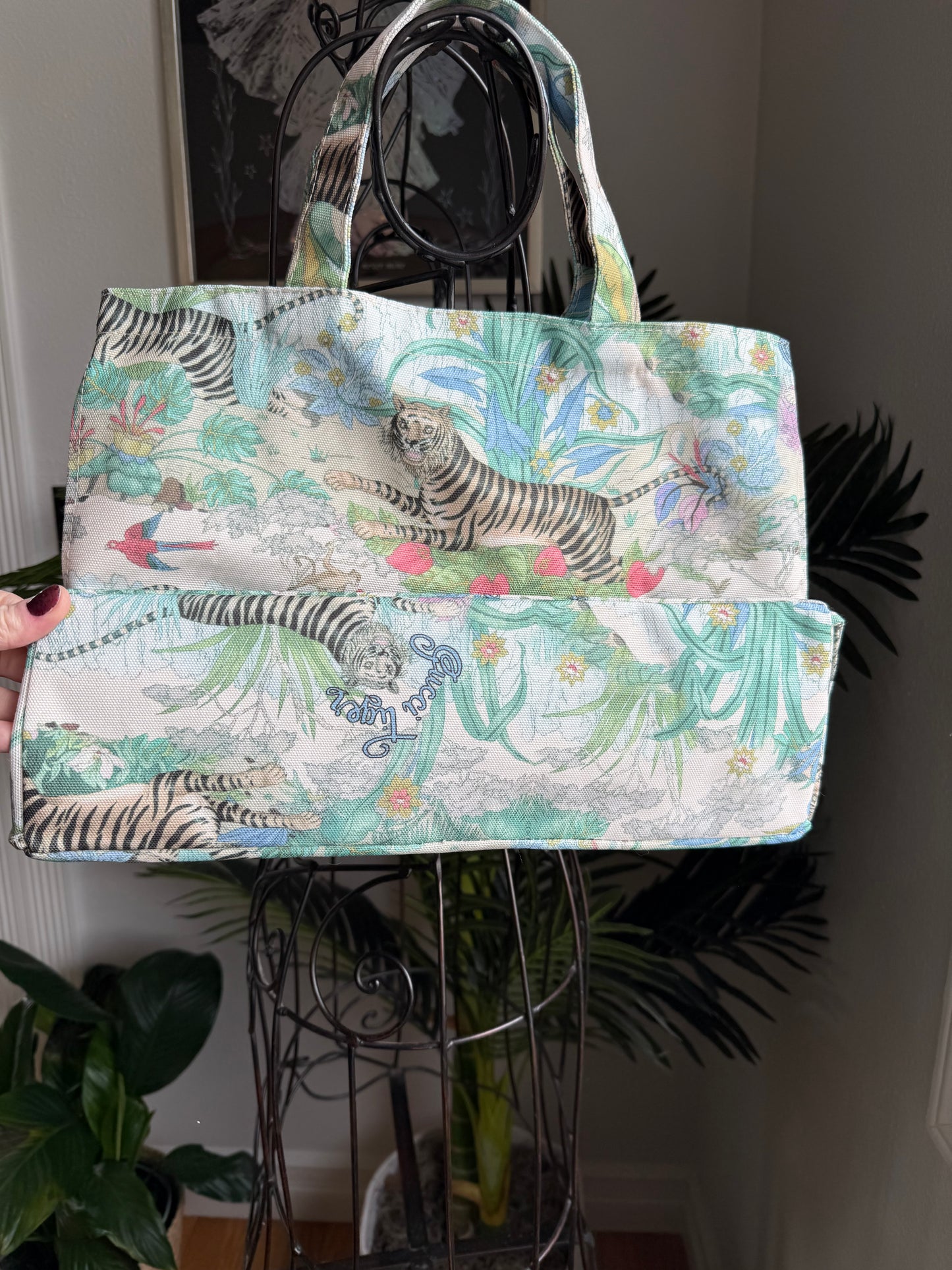 Authentic Preloved GG Beauty Tiger Tote