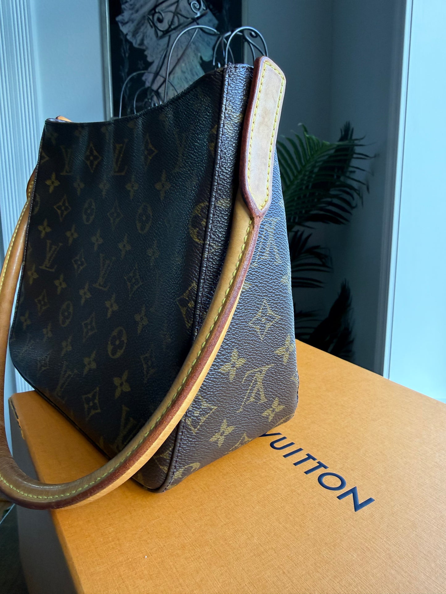 Vintage Preloved Authentic LV Looping MM with box