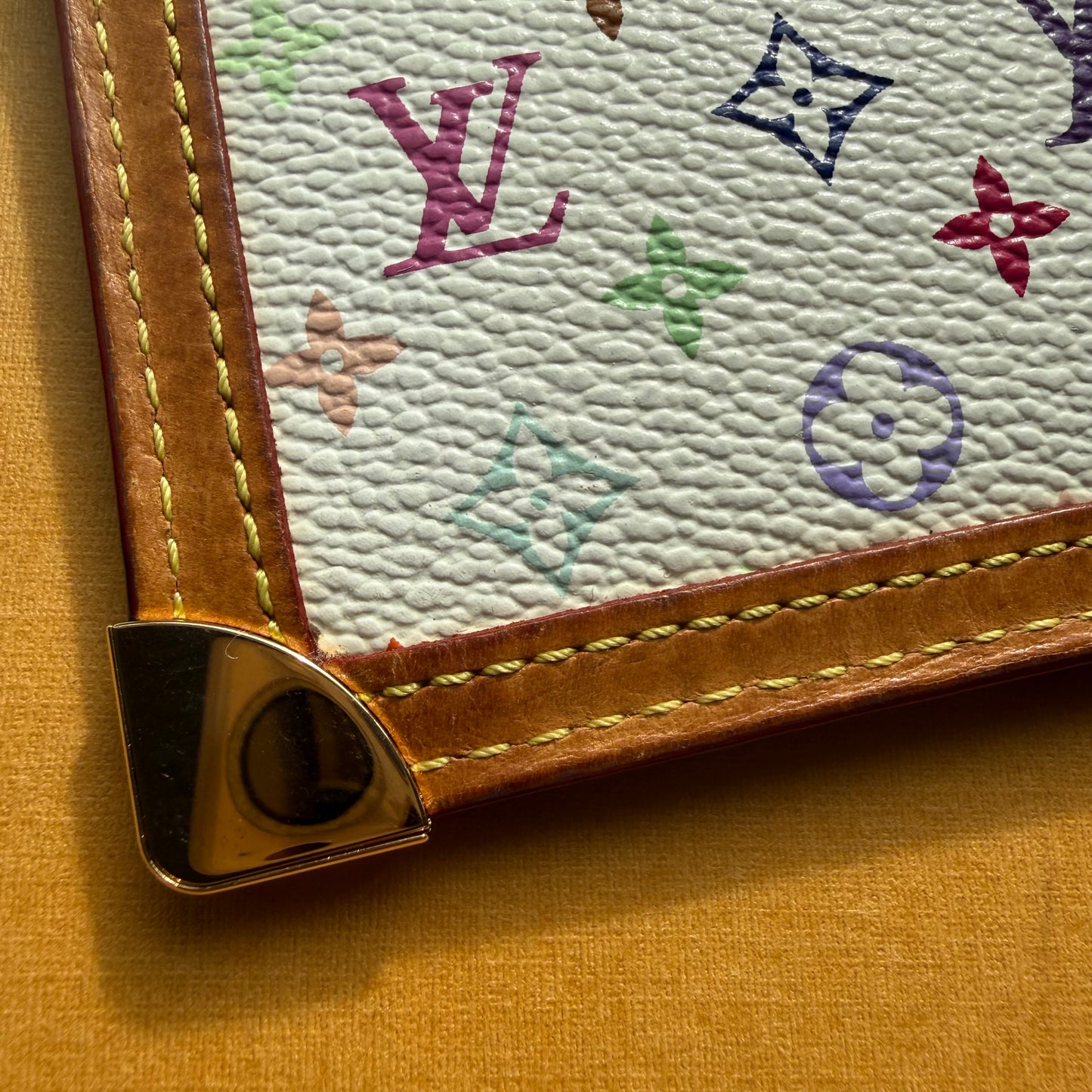Authentic Preloved Vintage LV x Murakami White Multicolore Key Cles