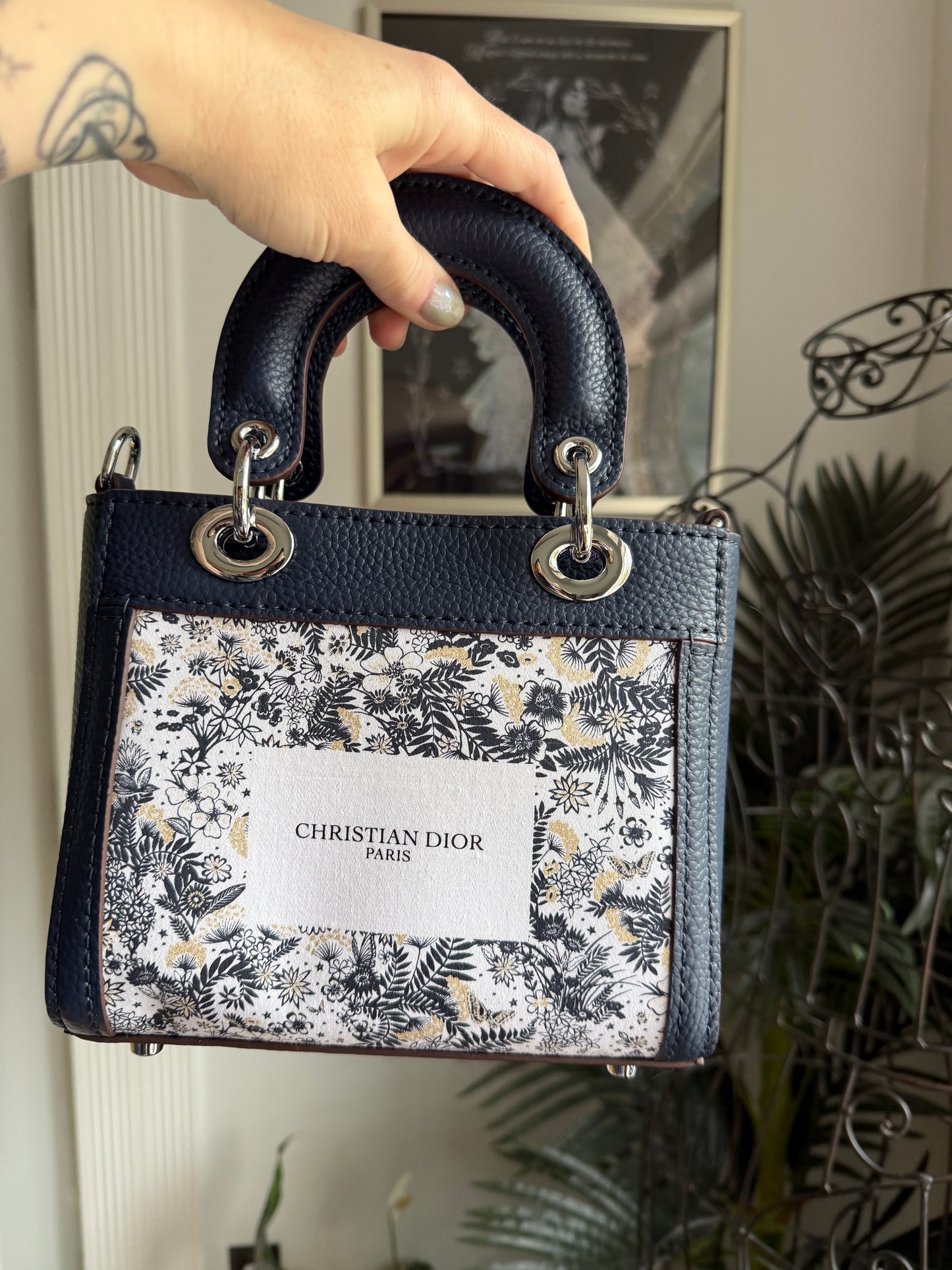 The SECRET GARDEN Bag - Navy Floral
