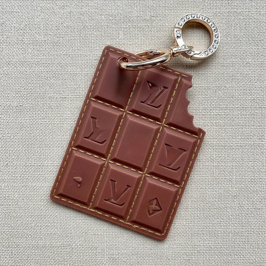 Mr Seattle Swiftie Lux Snack Bar Charm