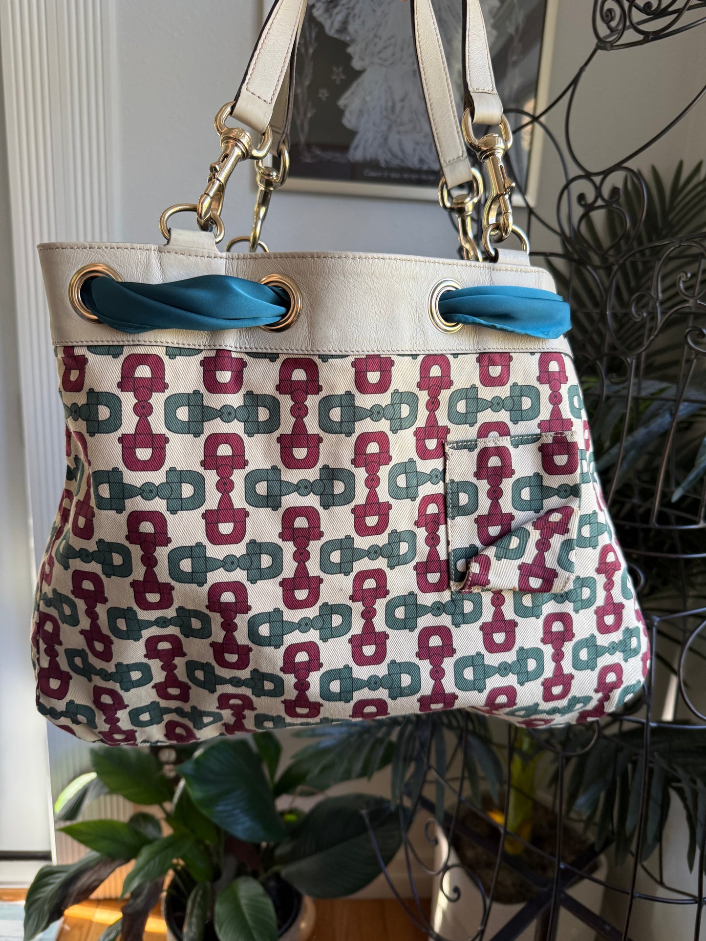 Authentic Preloved Gucci Postiano Tote in Ivory Leather