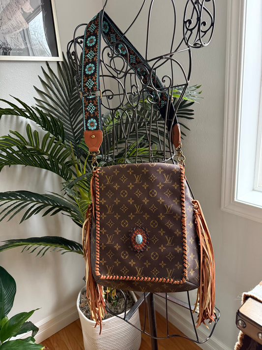 { COWGIRL } Authentic Preloved Vintage Reimagined Southwestern Musette Salsa Bag