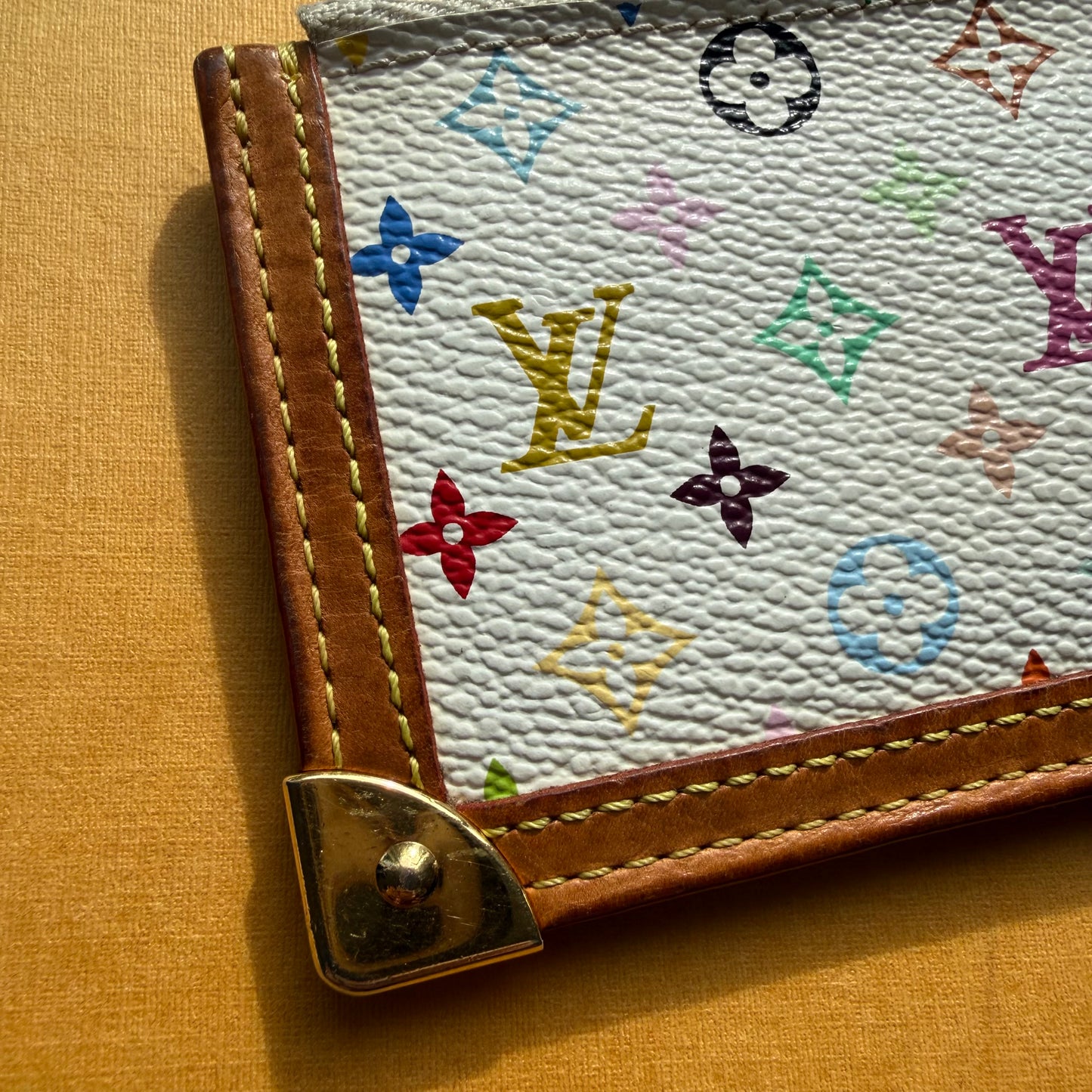 Authentic Preloved Vintage LV x Murakami White Multicolore Key Cles