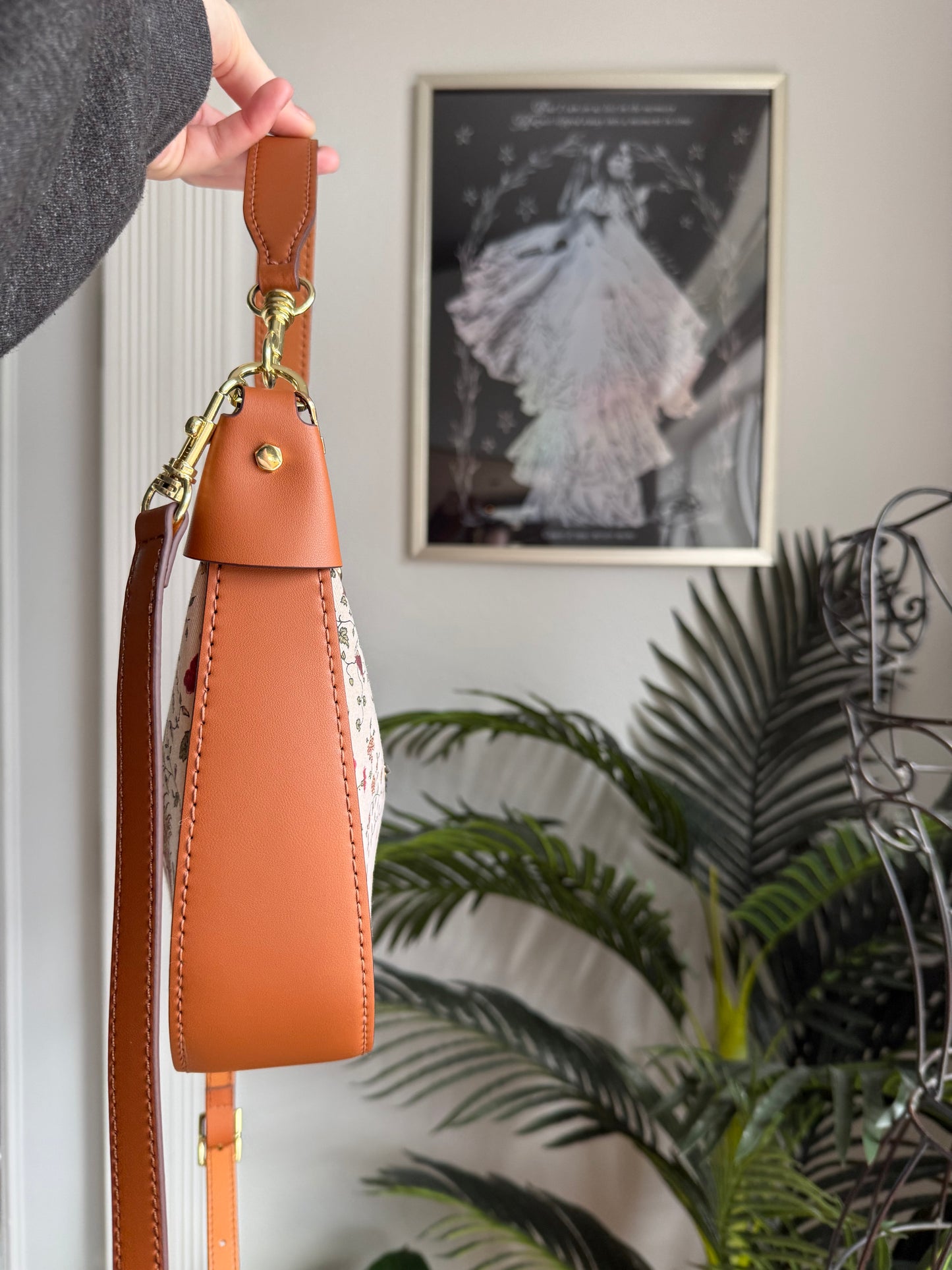 { LONDON } Handmade leather + DI OR vip tote Crescent Shoulder Bag