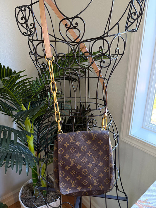 SOLD * Authentic Preloved Vintage 1999 LV Musette Salsa