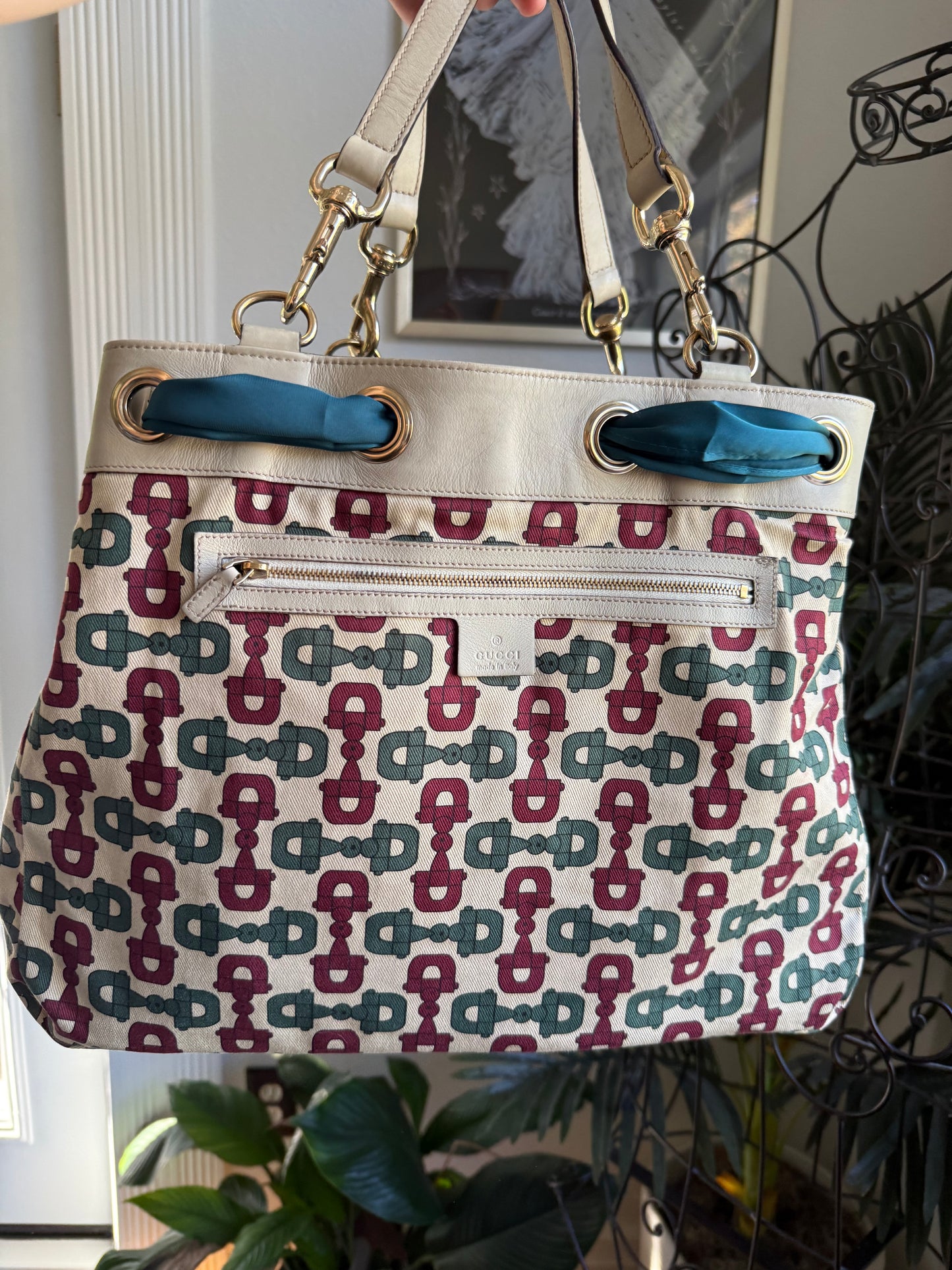 Authentic Preloved Gucci Postiano Tote in Ivory Leather