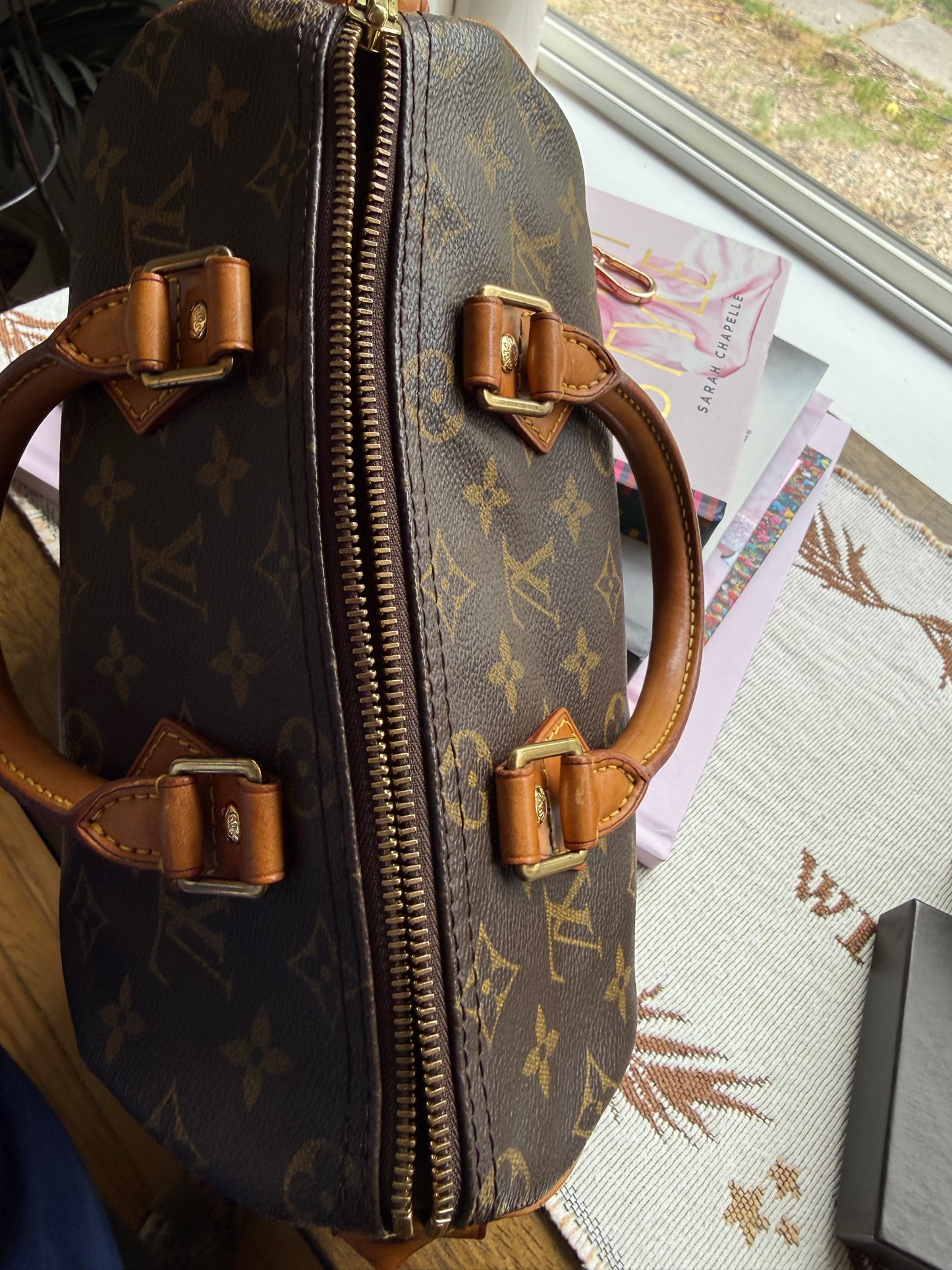 Authentic Preloved Vintage 1993 LV Speedy 25